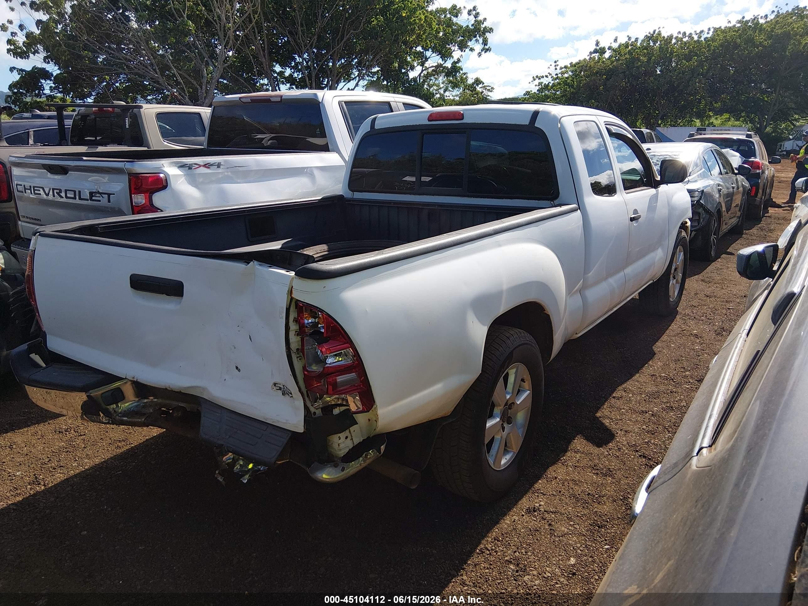 2005 Toyota Tacoma   White vin: 5TETX22N25Z070622