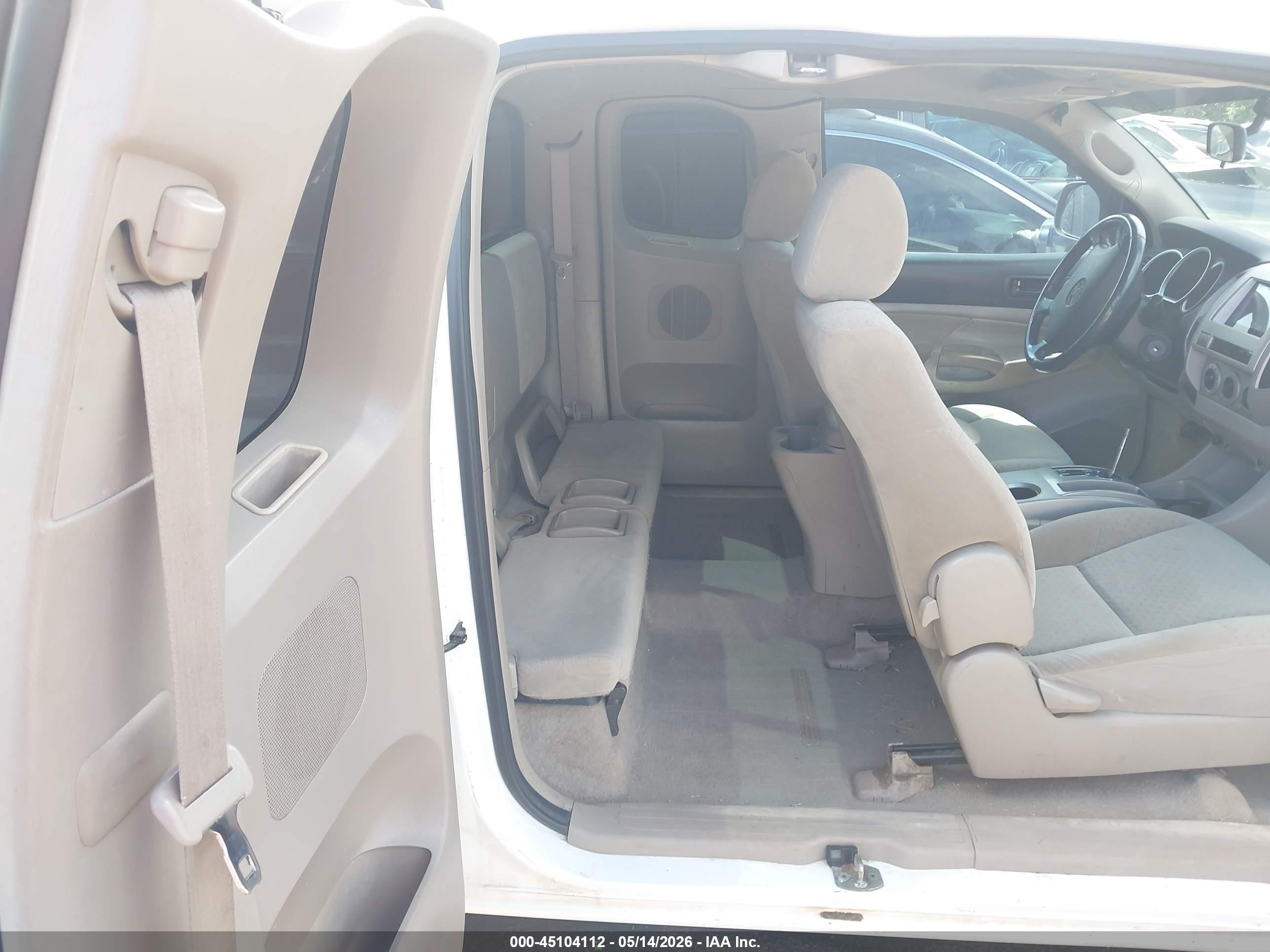 2005 Toyota Tacoma   White vin: 5TETX22N25Z070622