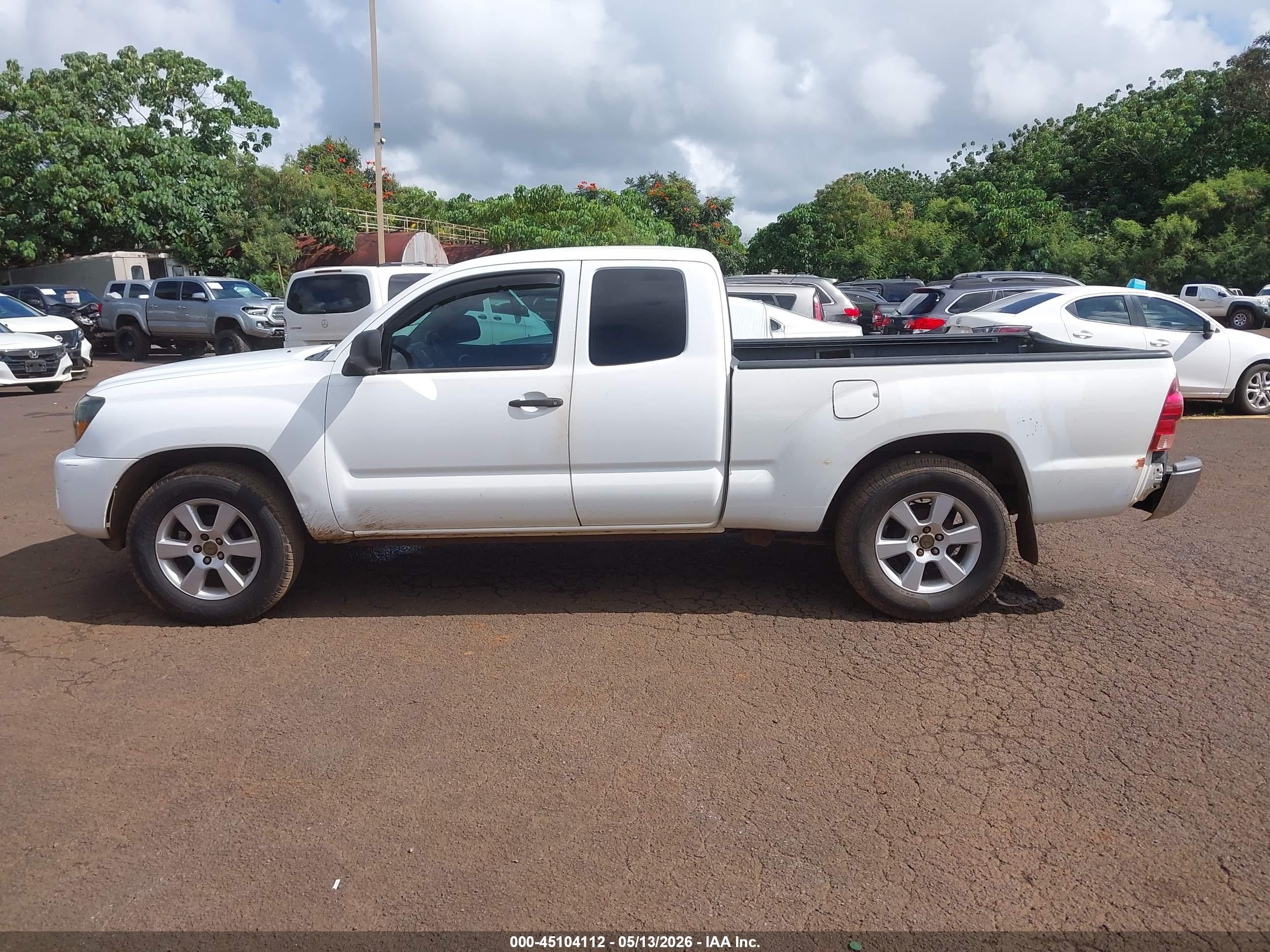 2005 Toyota Tacoma   White vin: 5TETX22N25Z070622