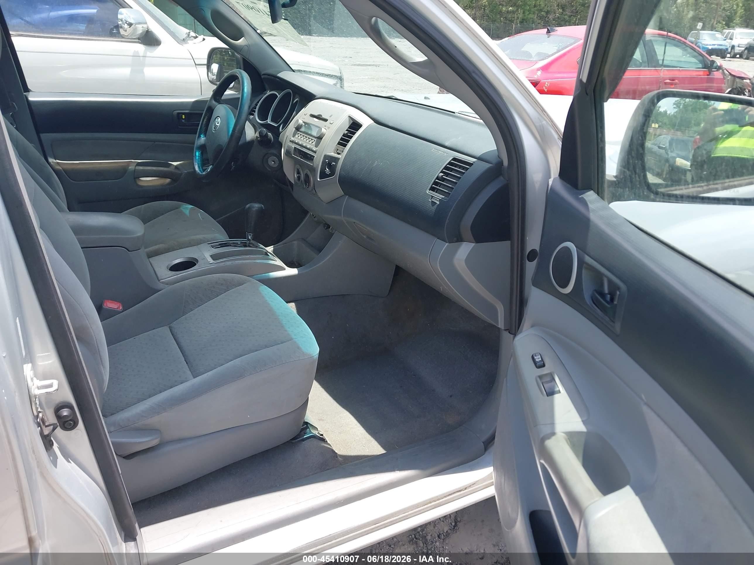 2007 Toyota Tacoma   Silver vin: 5TETX22N27Z337356