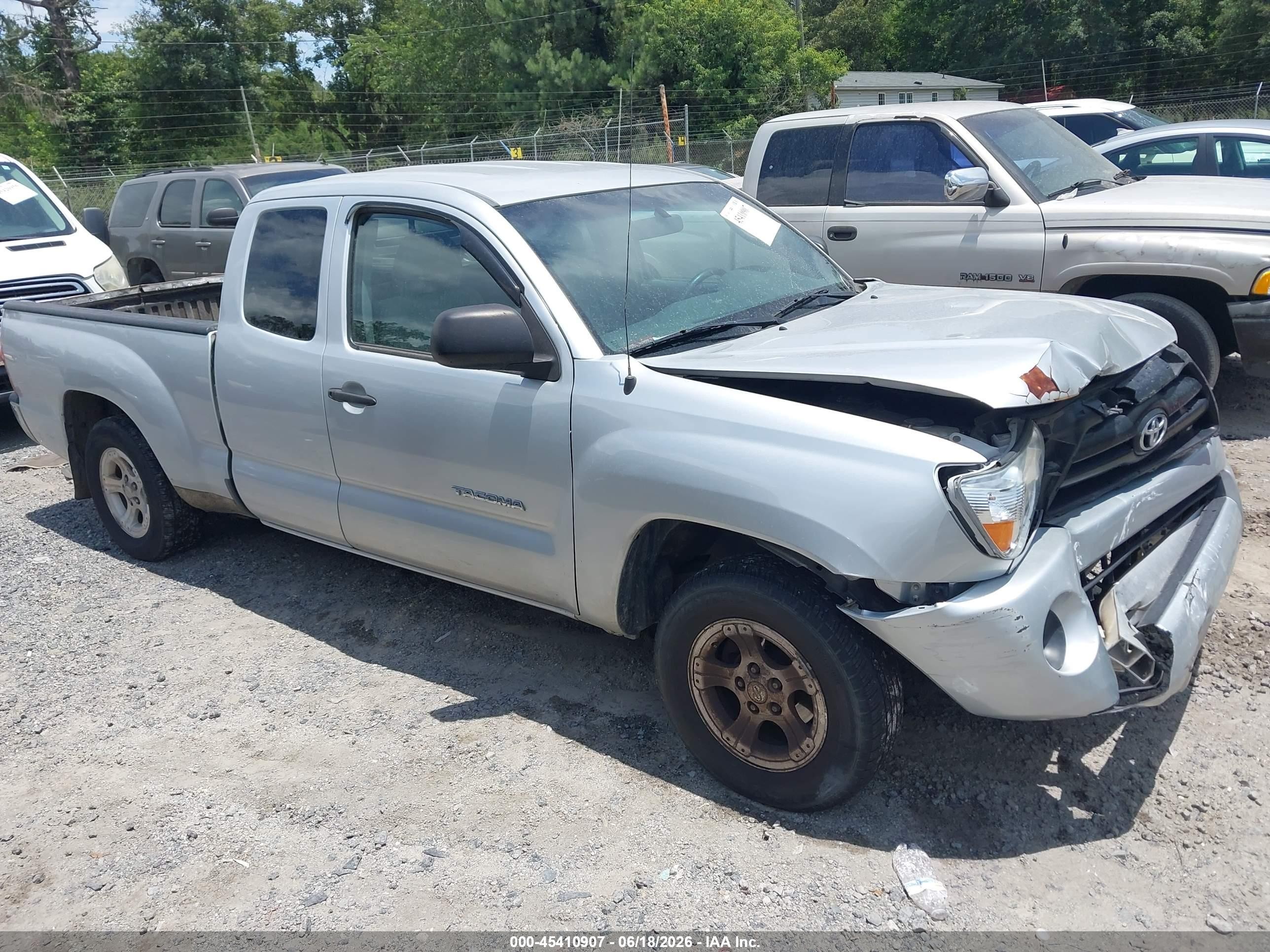 2007 Toyota Tacoma   Silver vin: 5TETX22N27Z337356