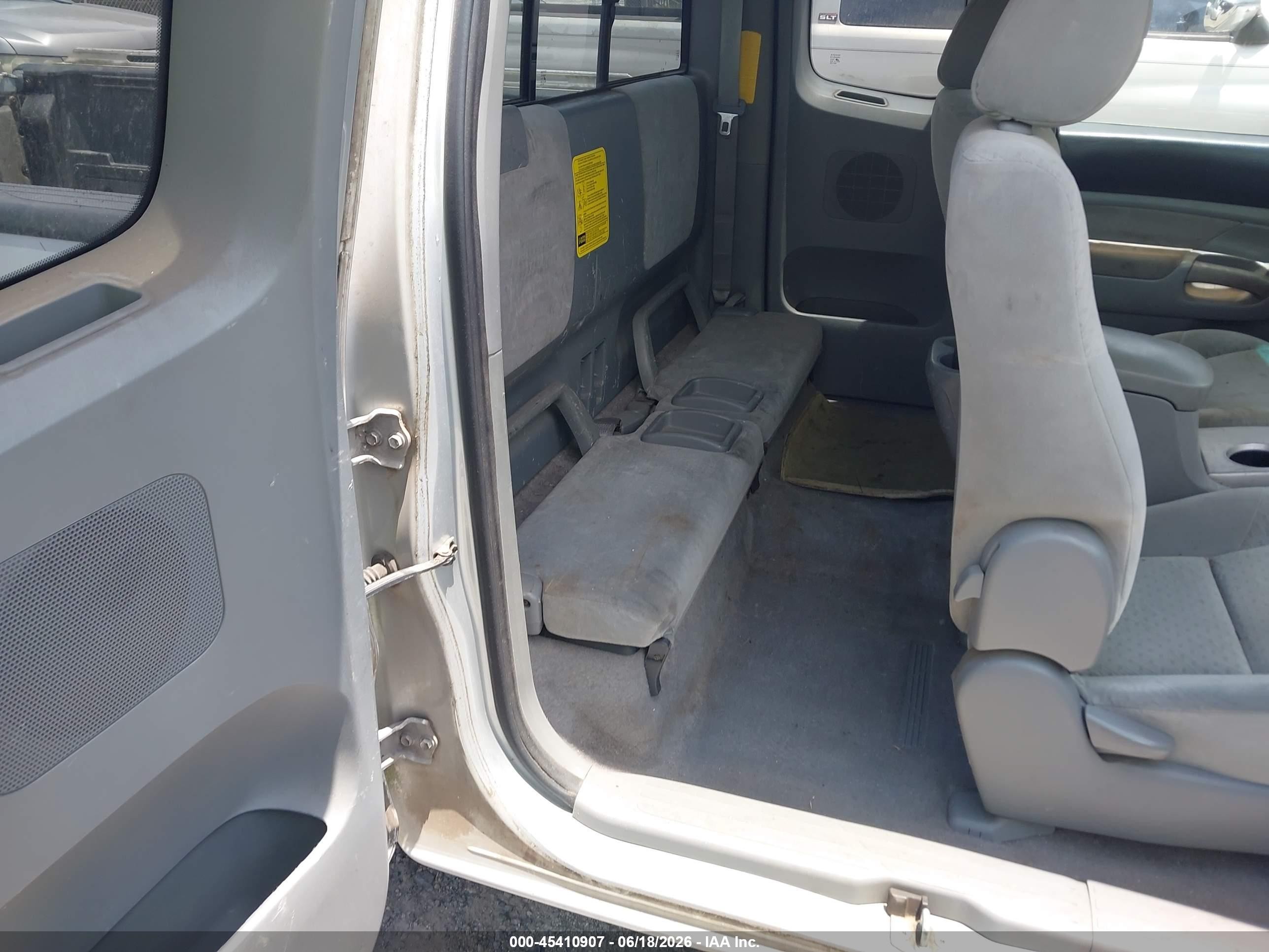 2007 Toyota Tacoma   Silver vin: 5TETX22N27Z337356