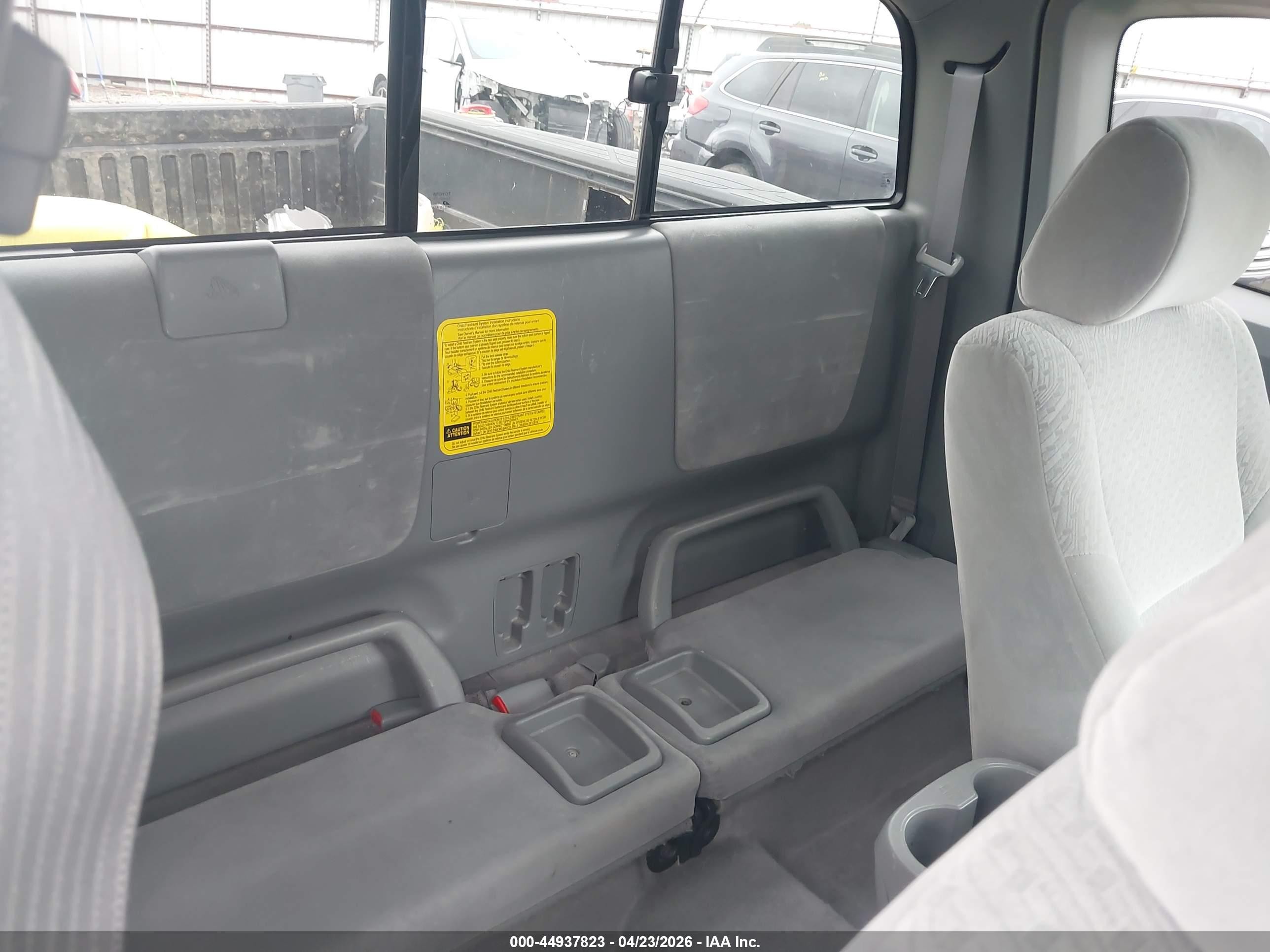 2008 Toyota Tacoma   Белый vin: 5TETX22N28Z564306