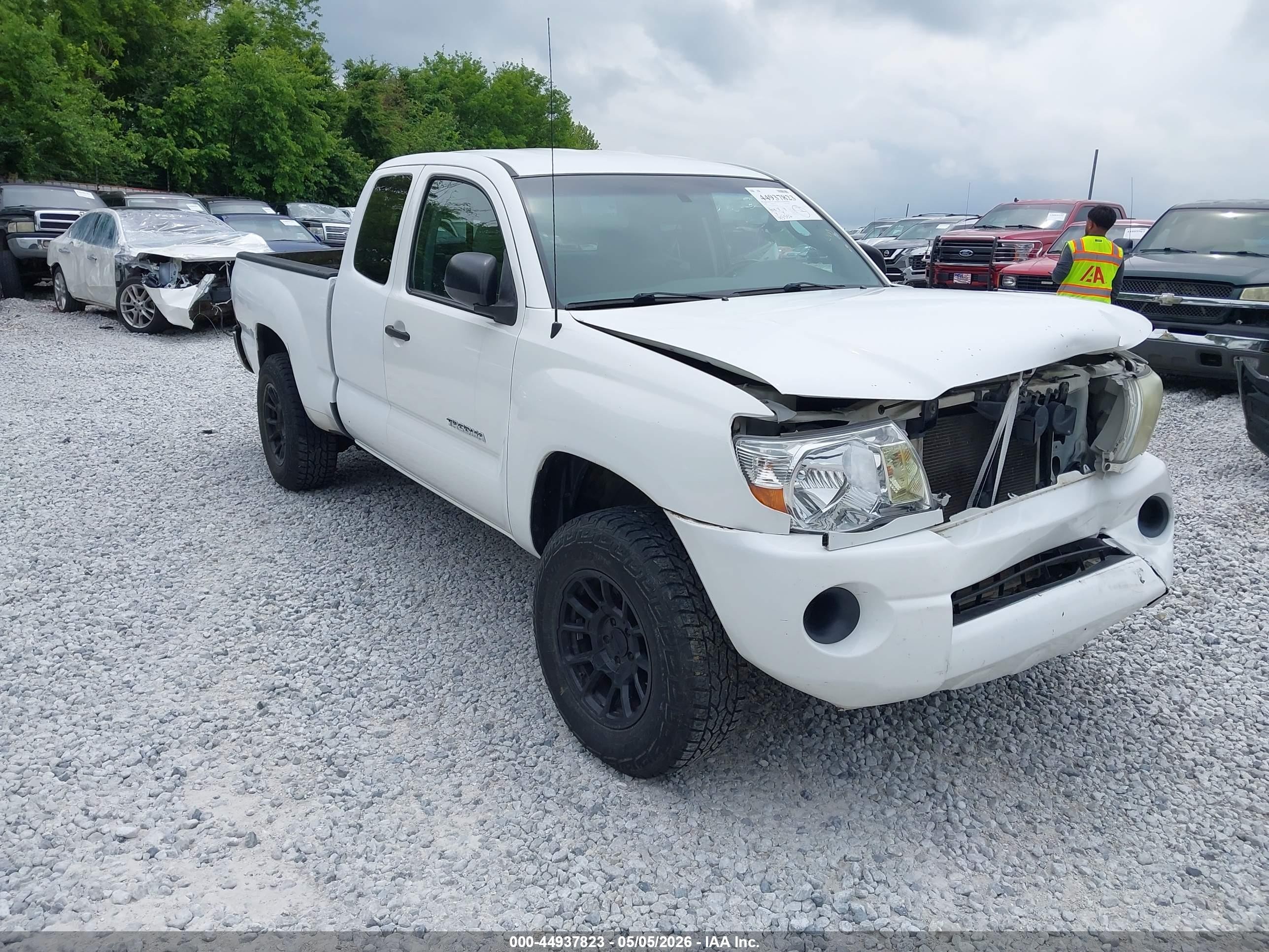 2008 Toyota Tacoma   Белый vin: 5TETX22N28Z564306