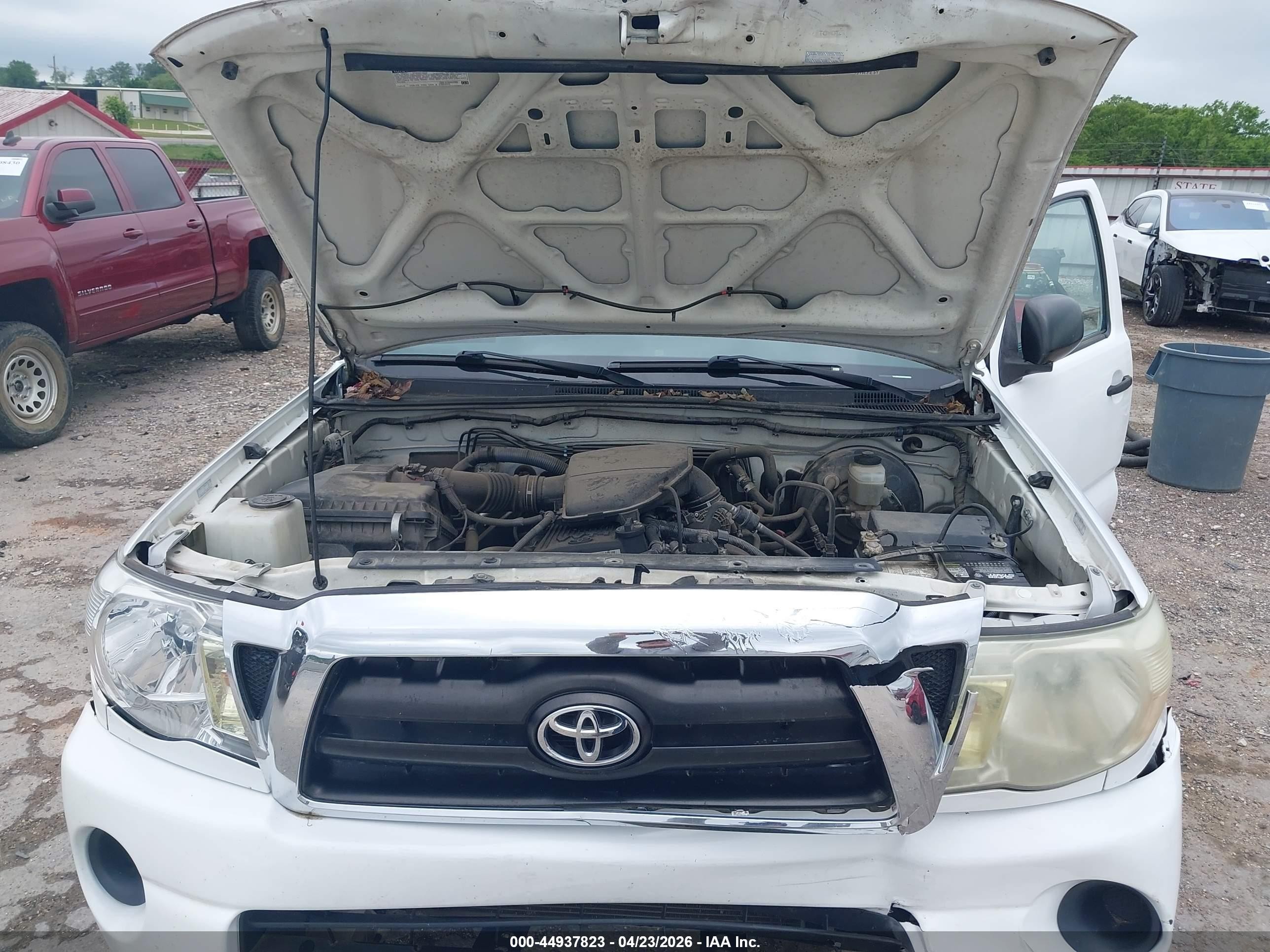 2008 Toyota Tacoma   Белый vin: 5TETX22N28Z564306