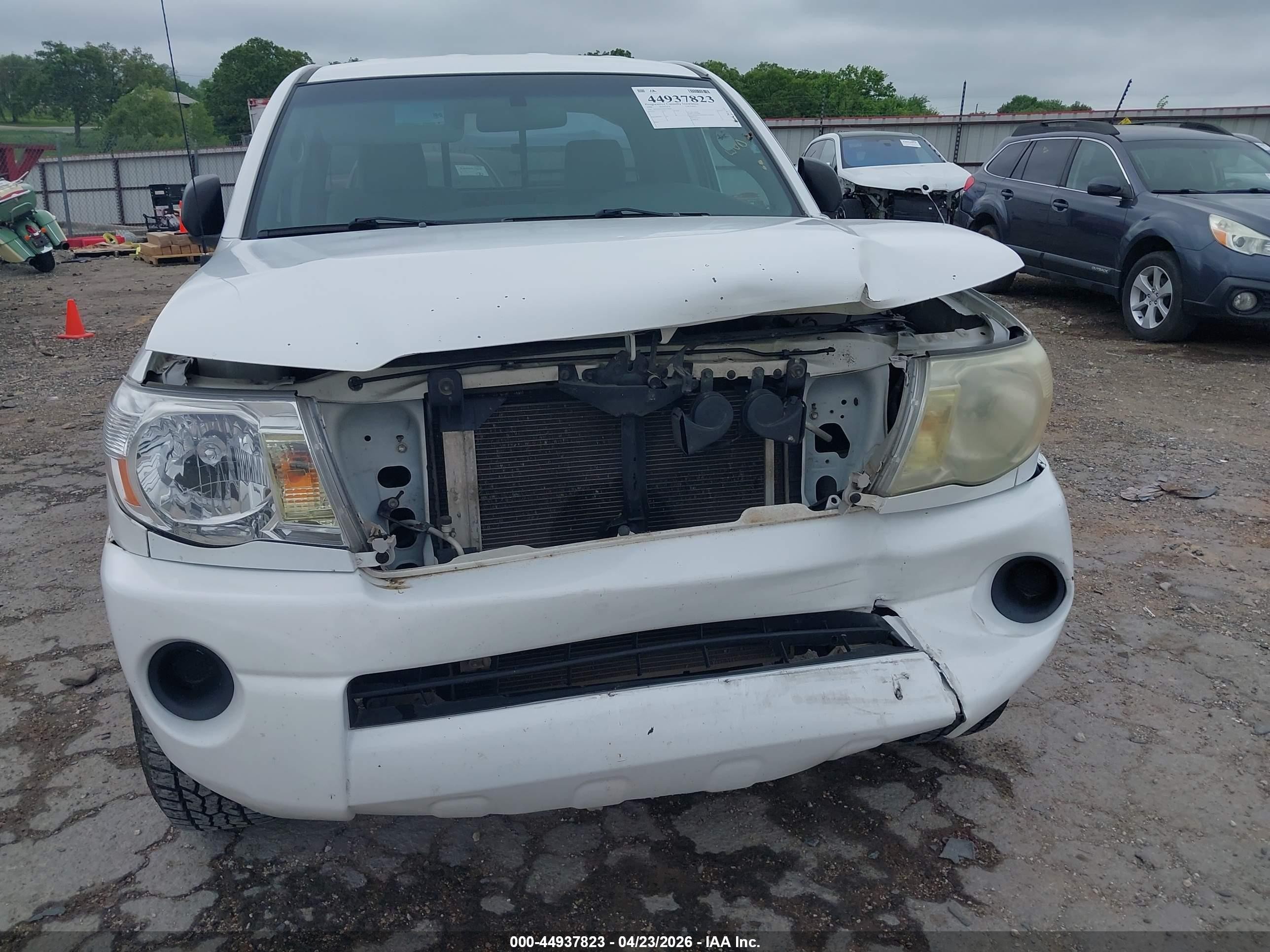 2008 Toyota Tacoma   Белый vin: 5TETX22N28Z564306