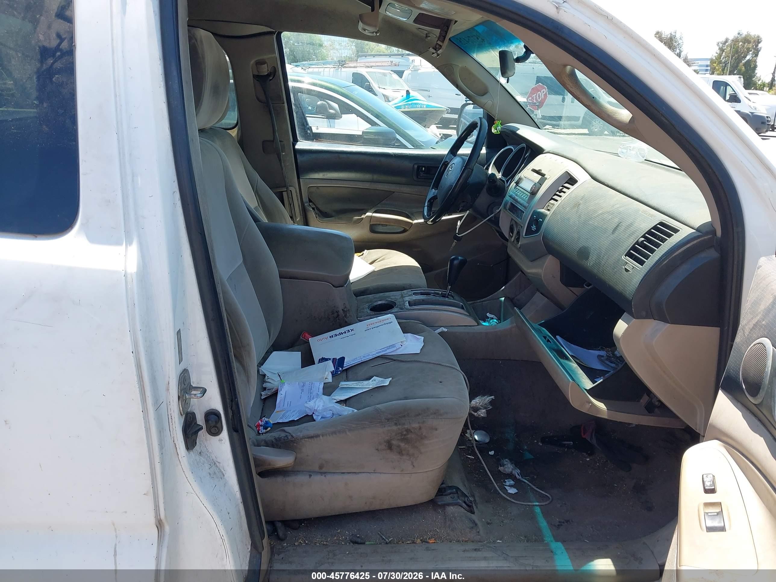 2005 Toyota Tacoma   White vin: 5TETX22N35Z094198