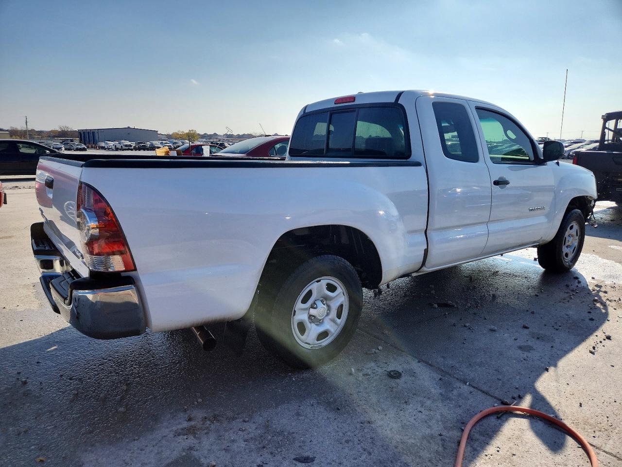 2009 Toyota Tacoma Base White vin: 5TETX22N49Z604127