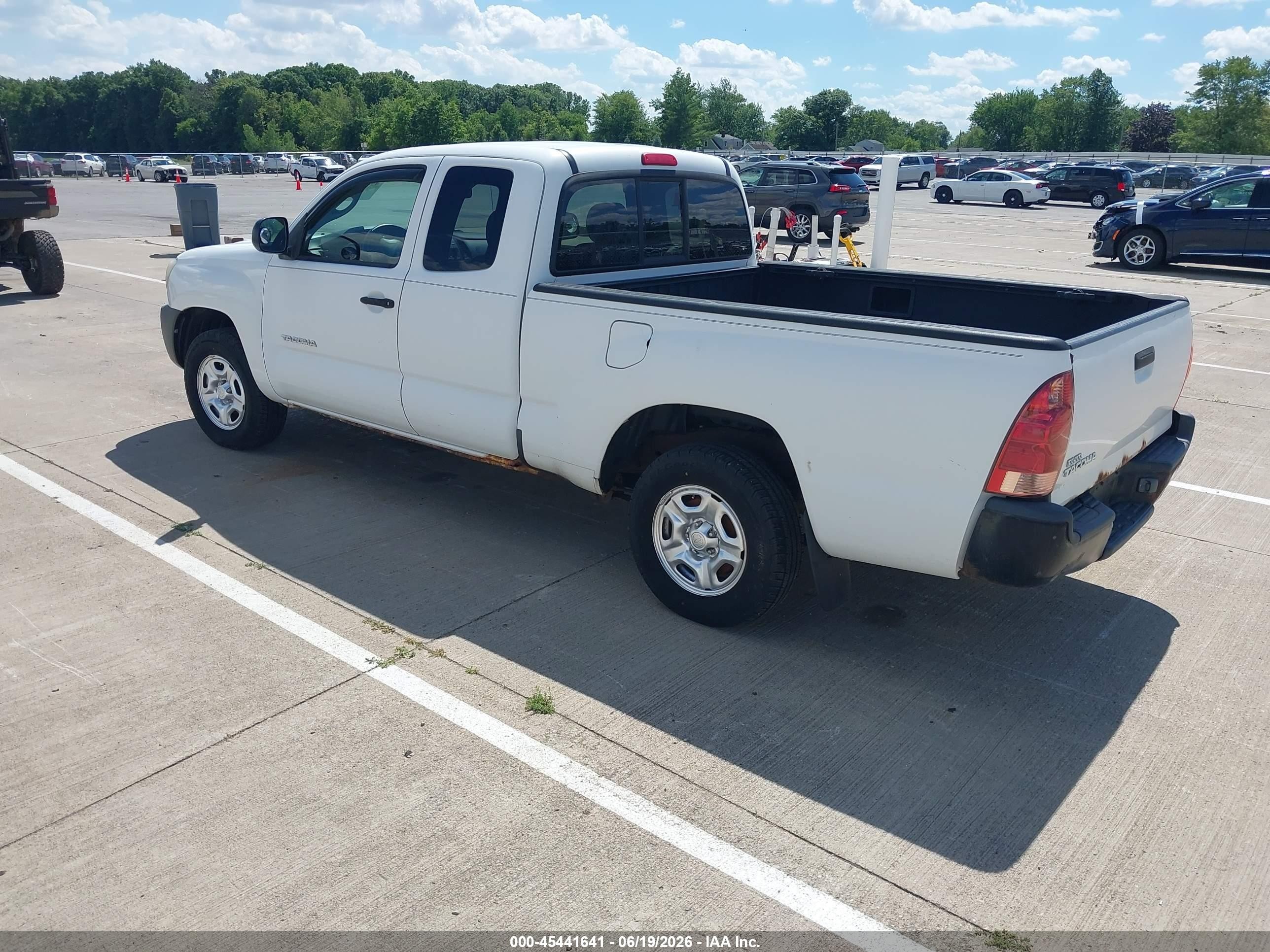 2007 Toyota Tacoma   White vin: 5TETX22N57Z460357