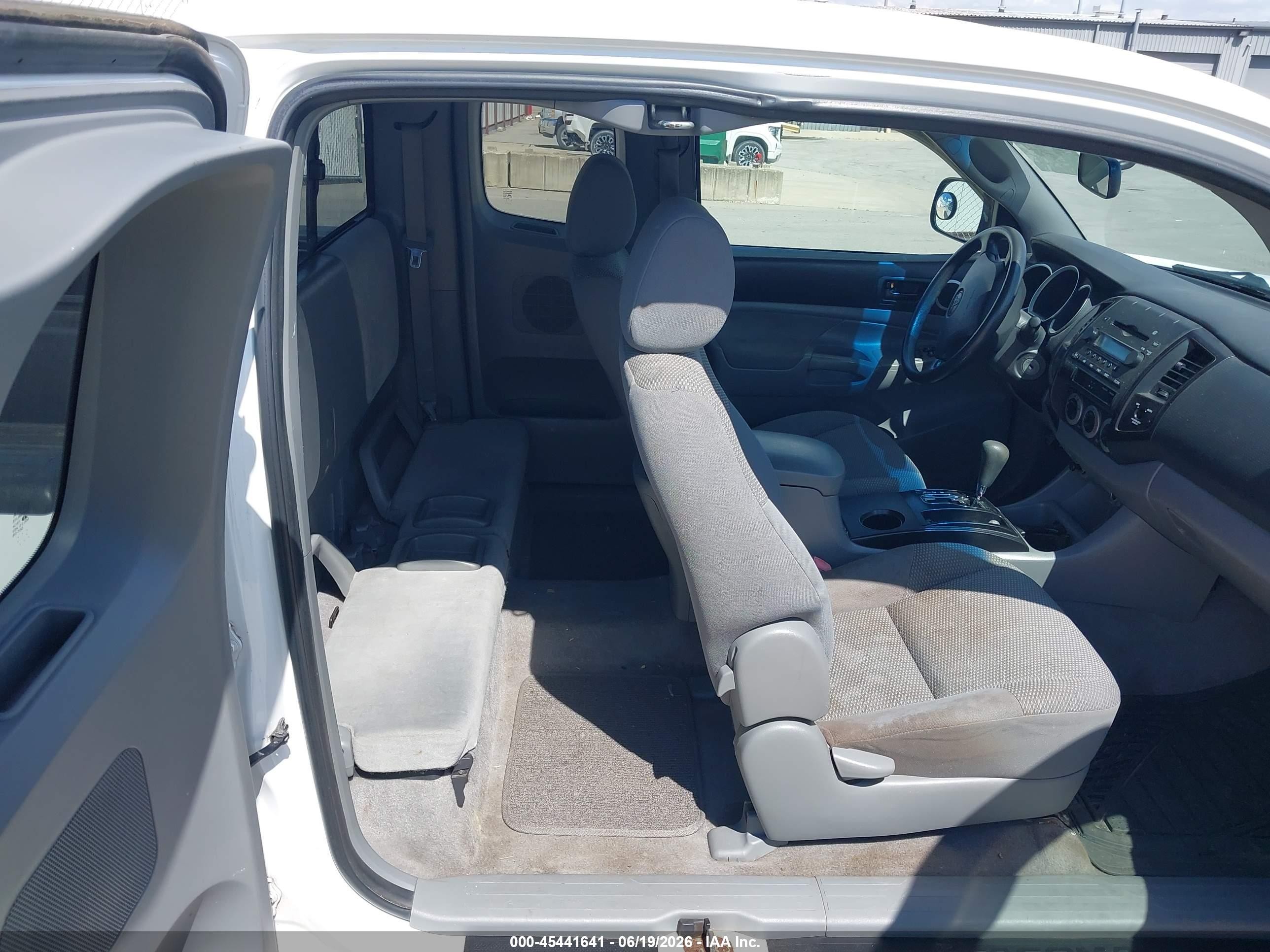 2007 Toyota Tacoma   White vin: 5TETX22N57Z460357