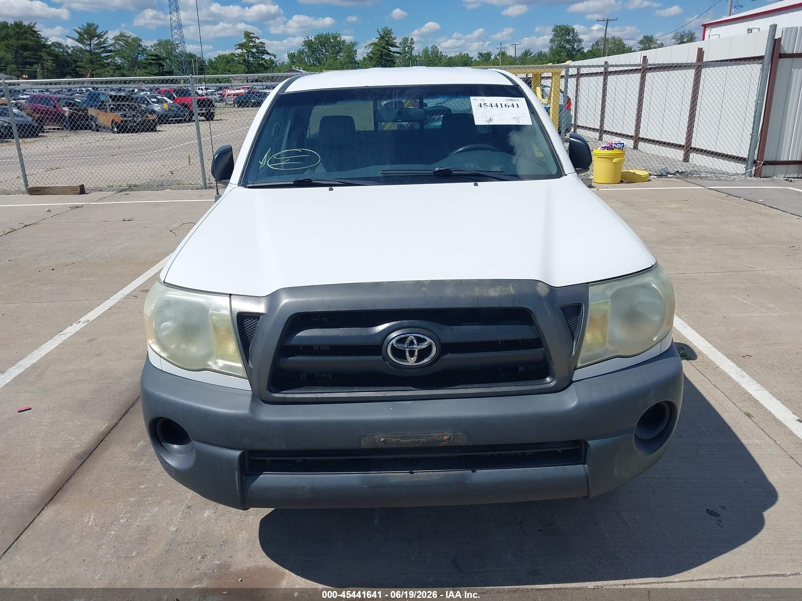 2007 Toyota Tacoma   White vin: 5TETX22N57Z460357