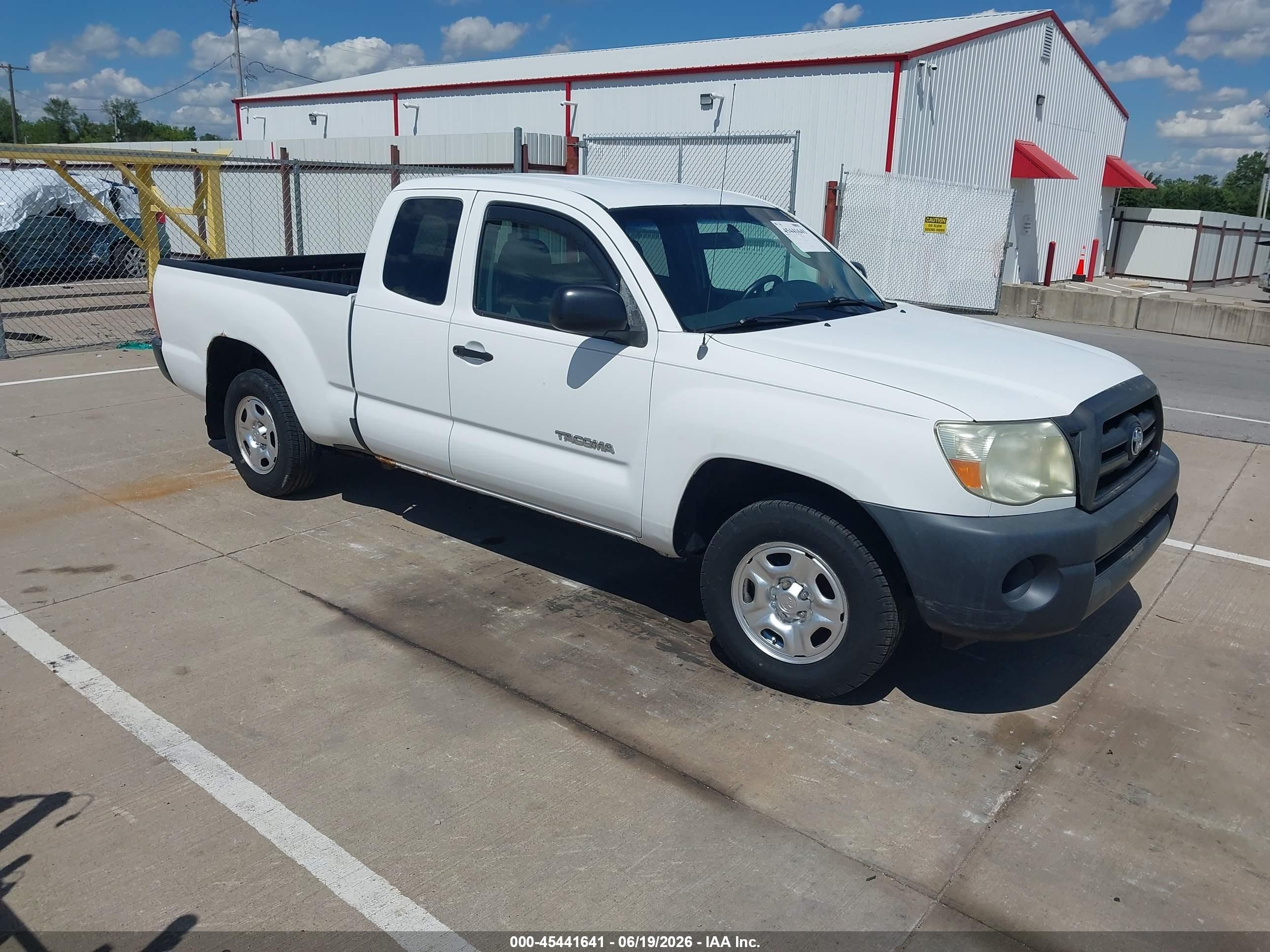 2007 Toyota Tacoma   White vin: 5TETX22N57Z460357
