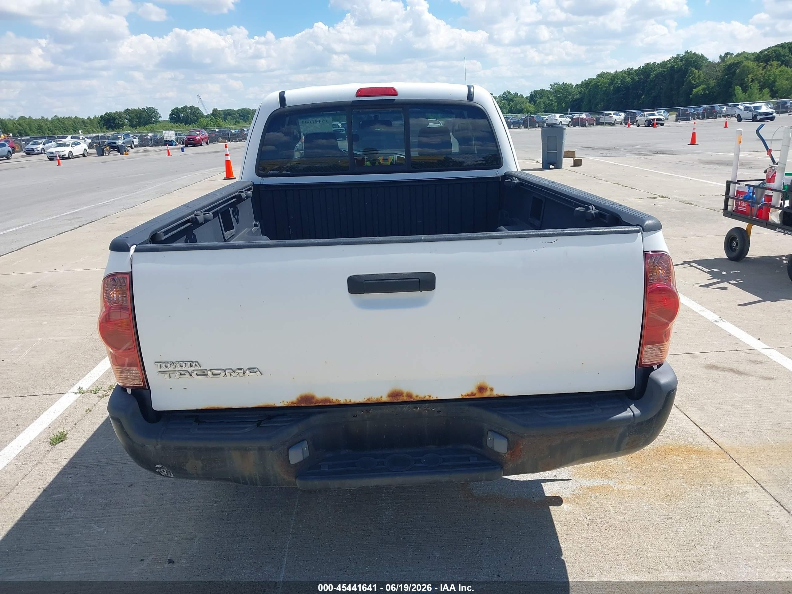 2007 Toyota Tacoma   White vin: 5TETX22N57Z460357