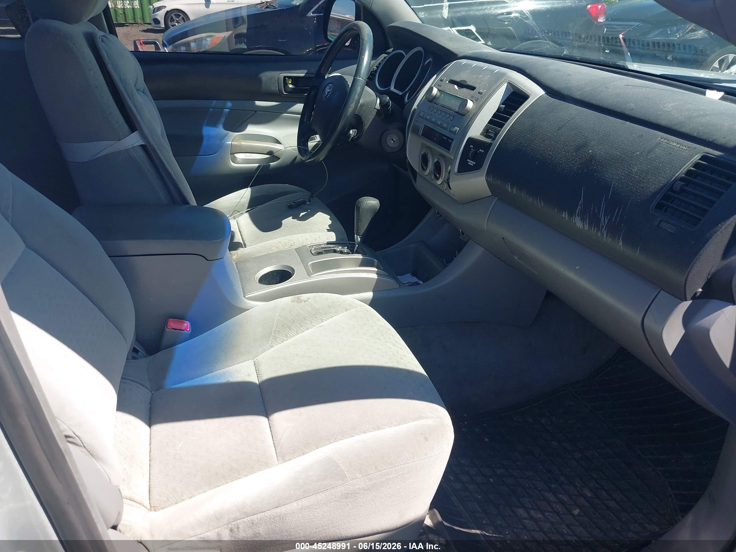 2007 Toyota Tacoma   Silver vin: 5TETX22N67Z387161