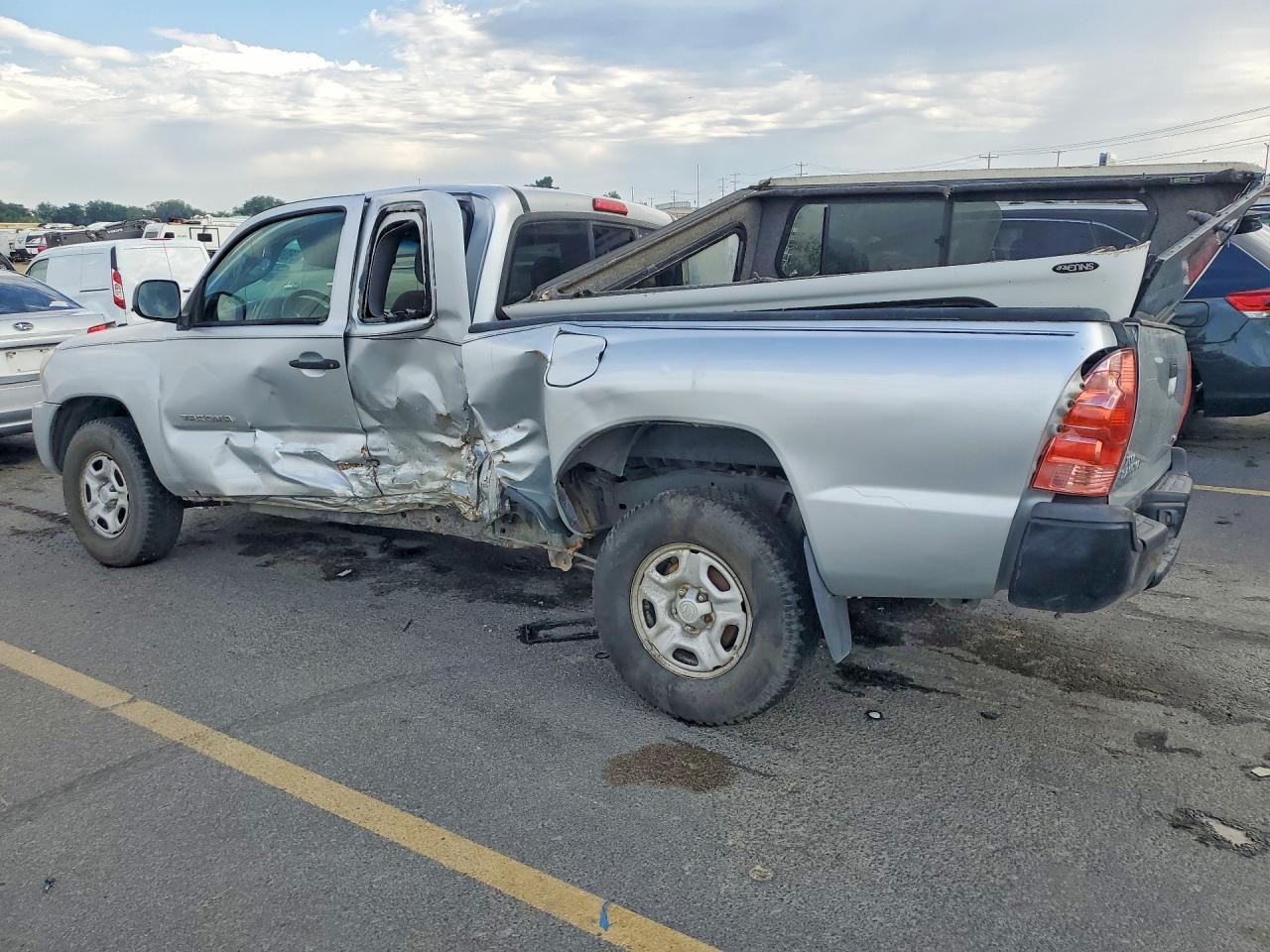 2008 Toyota Tacoma Access Cab Silver vin: 5TETX22N68Z577351
