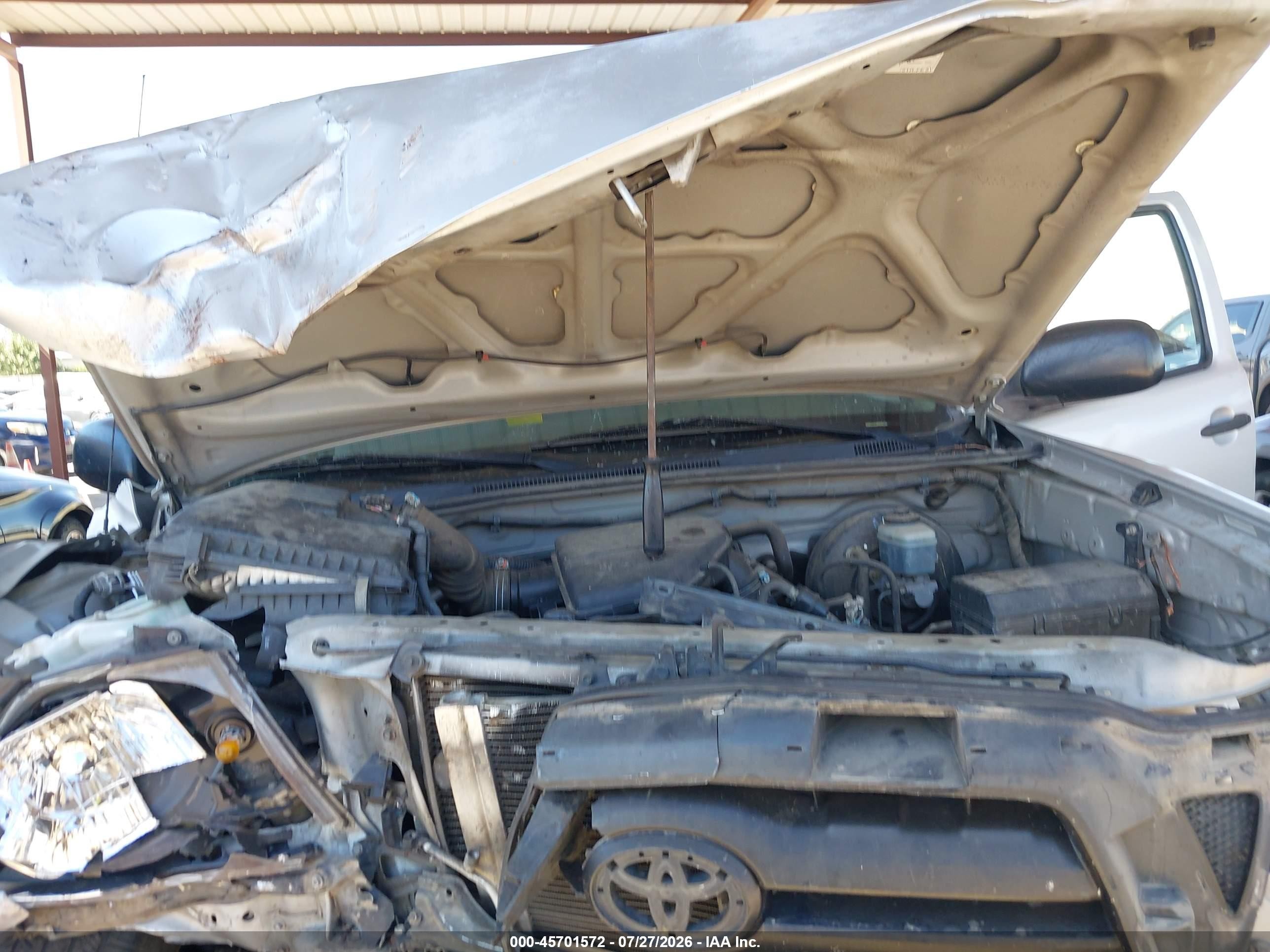 2006 Toyota Tacoma   Silver vin: 5TETX22N86Z231623