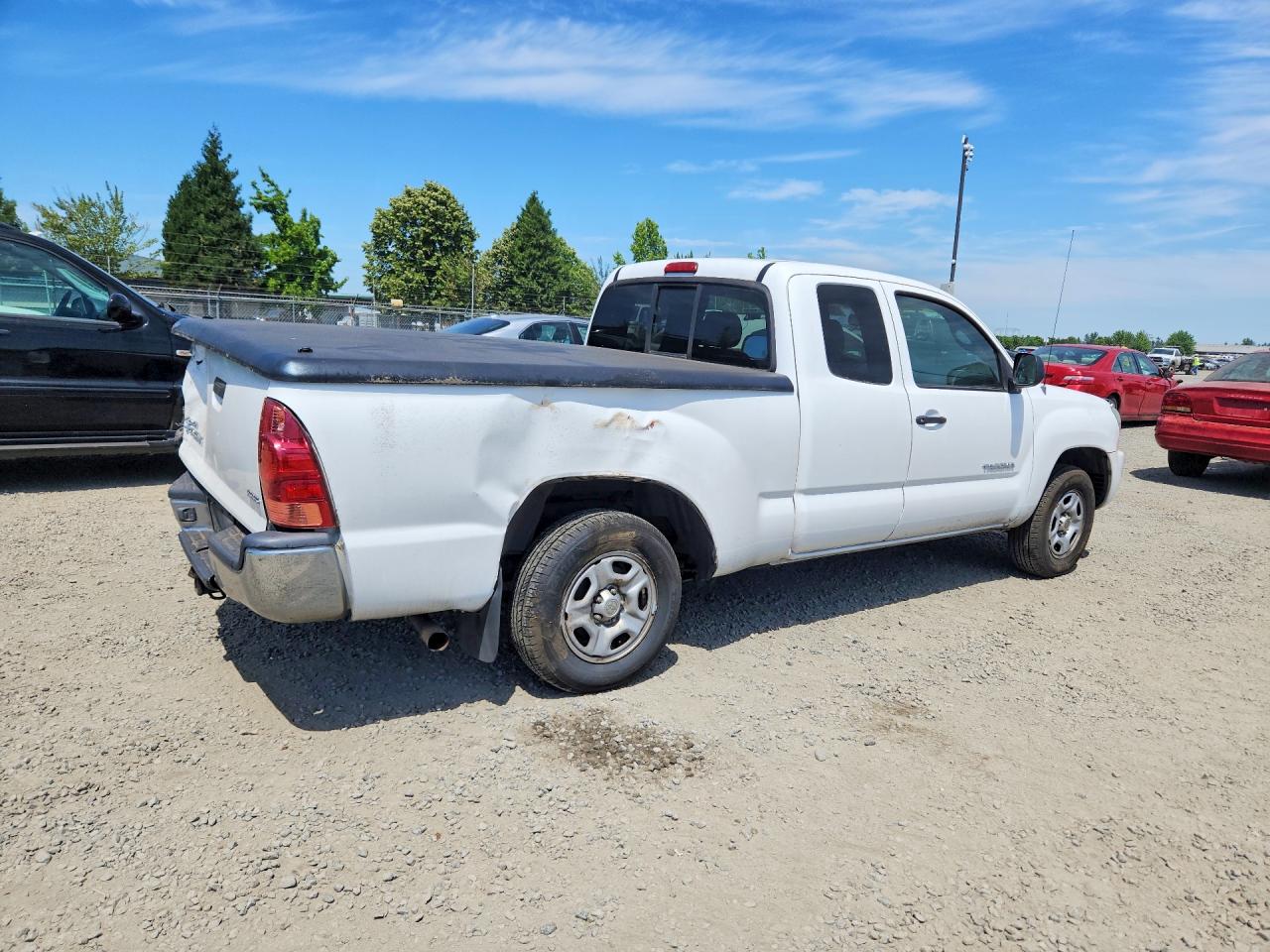 2005 Toyota Tacoma Access Cab White vin: 5TETX22N95Z113403