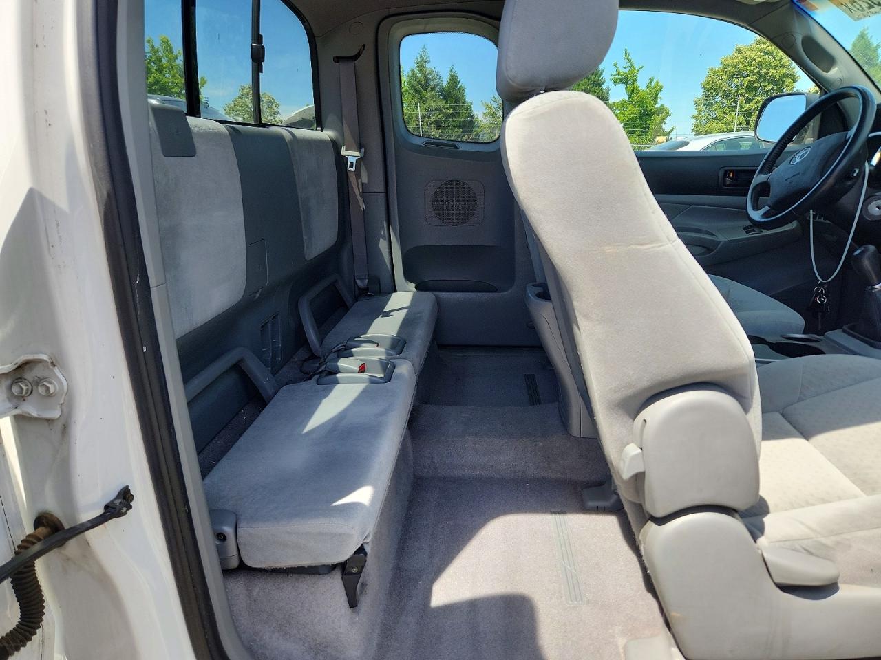 2005 Toyota Tacoma Access Cab White vin: 5TETX22N95Z113403