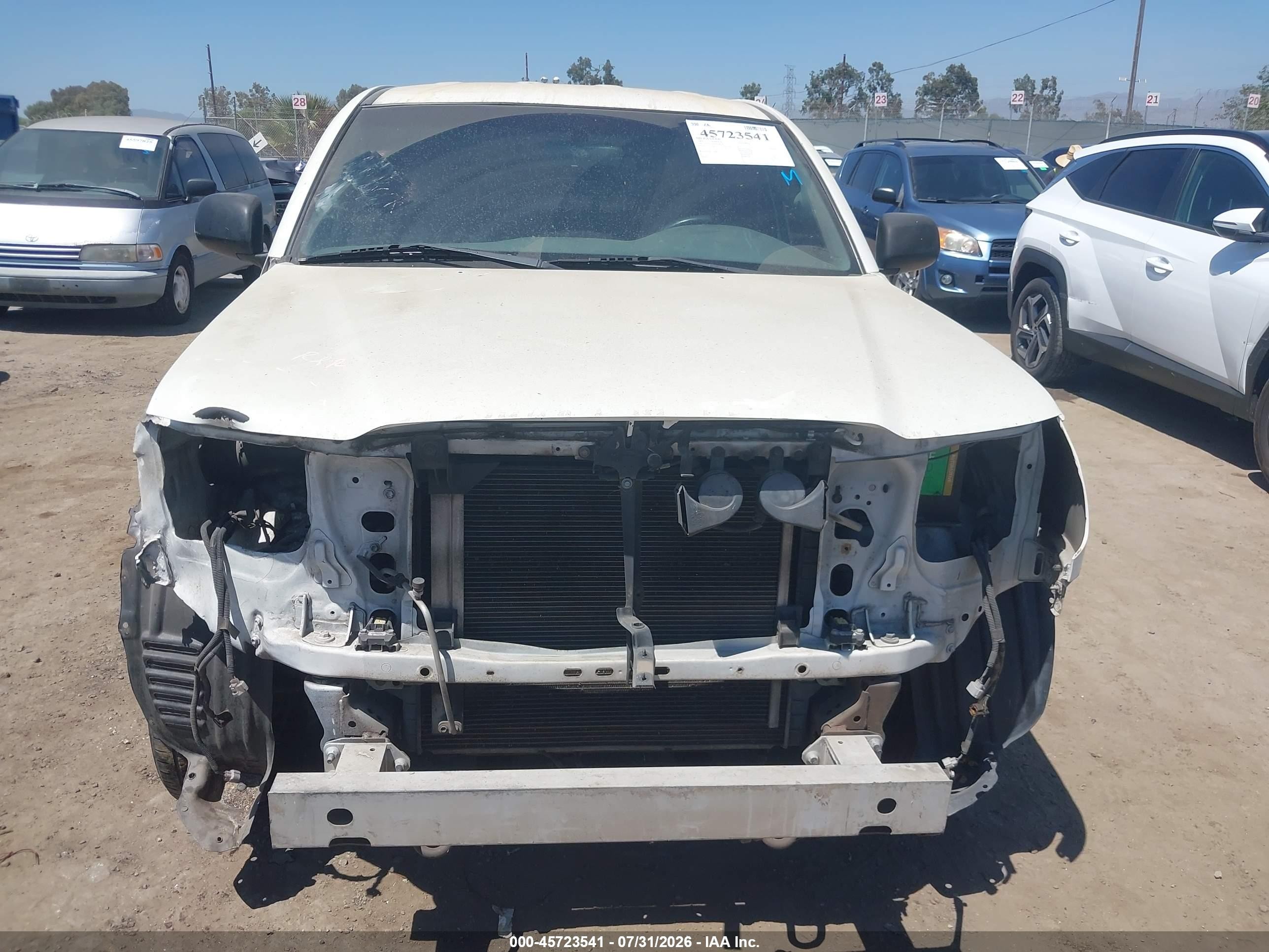 2005 Toyota Tacoma   White vin: 5TETX22NX5Z108520