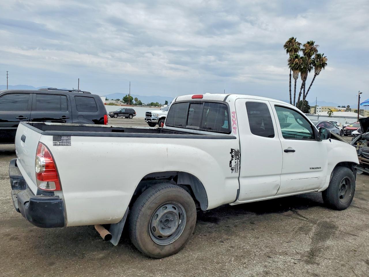 2010 Toyota Tacoma Access Cab White vin: 5TETX4CN1AZ720447