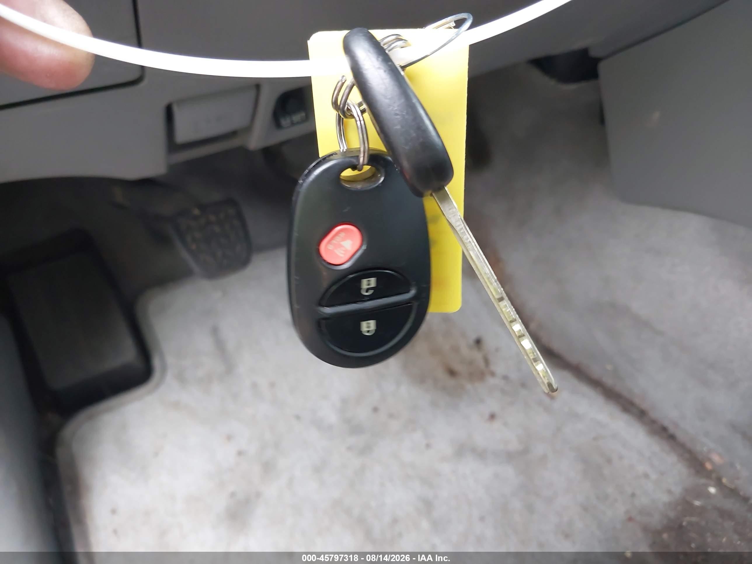 2007 Toyota Tacoma Base V6 Серебряный vin: 5TEUU42N07Z394096