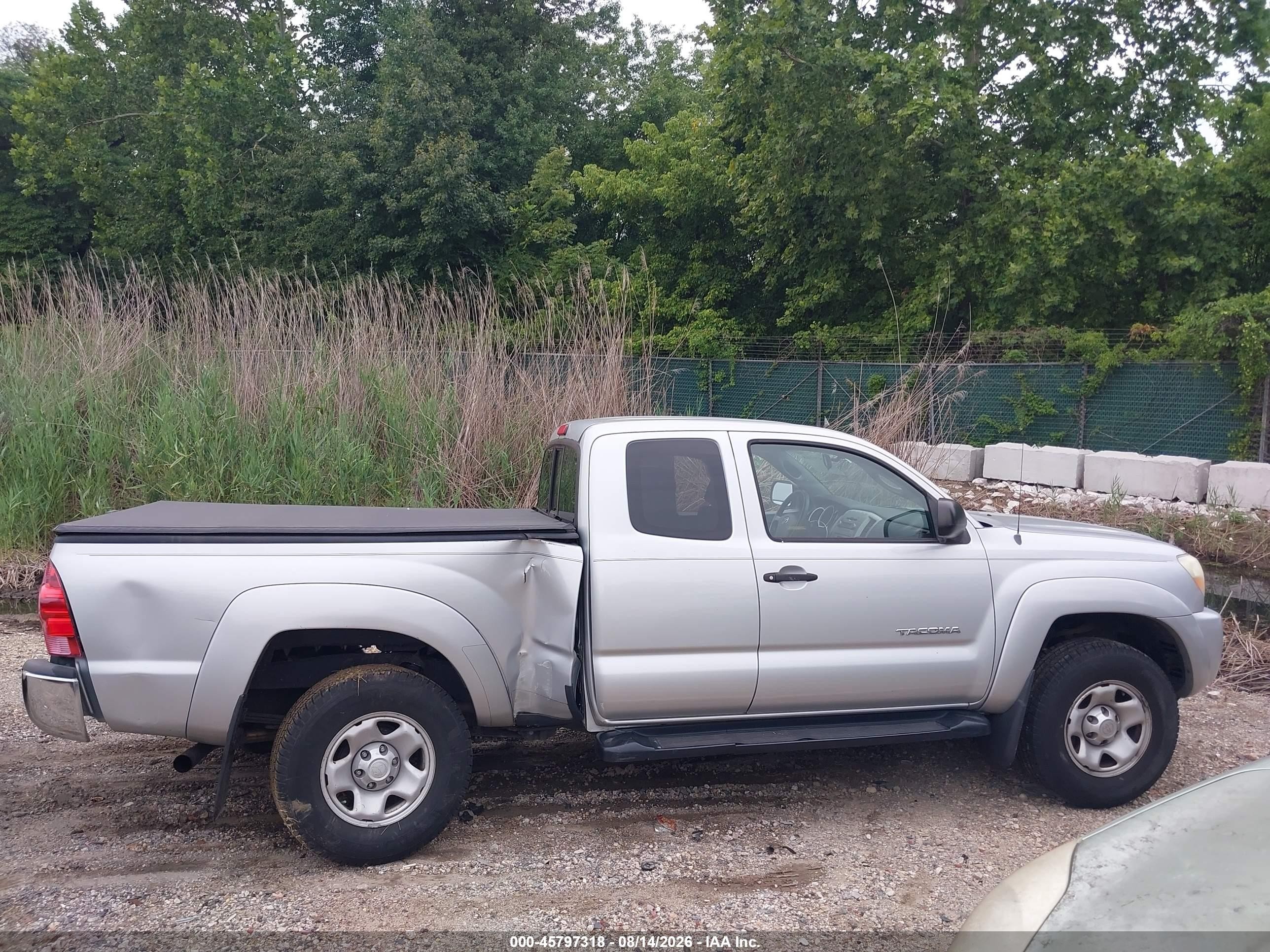 2007 Toyota Tacoma Base V6 Серебряный vin: 5TEUU42N07Z394096