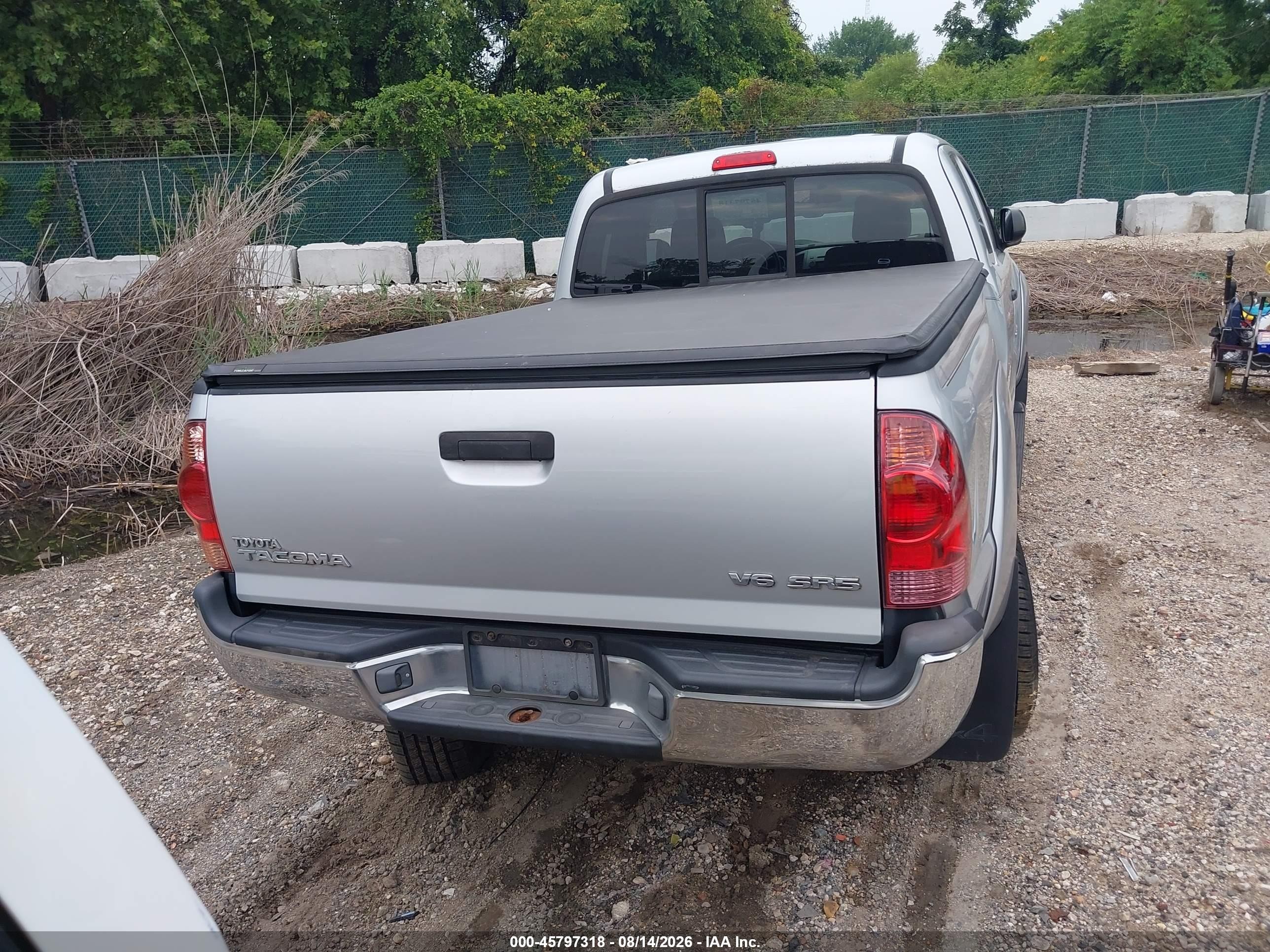 2007 Toyota Tacoma Base V6 Серебряный vin: 5TEUU42N07Z394096