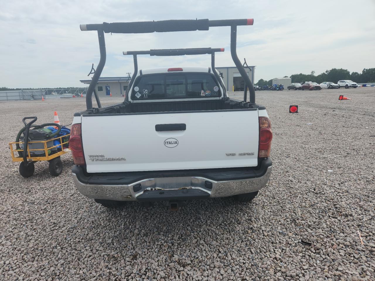 2008 Toyota Tacoma V6 White vin: 5TEUU42N18Z480499