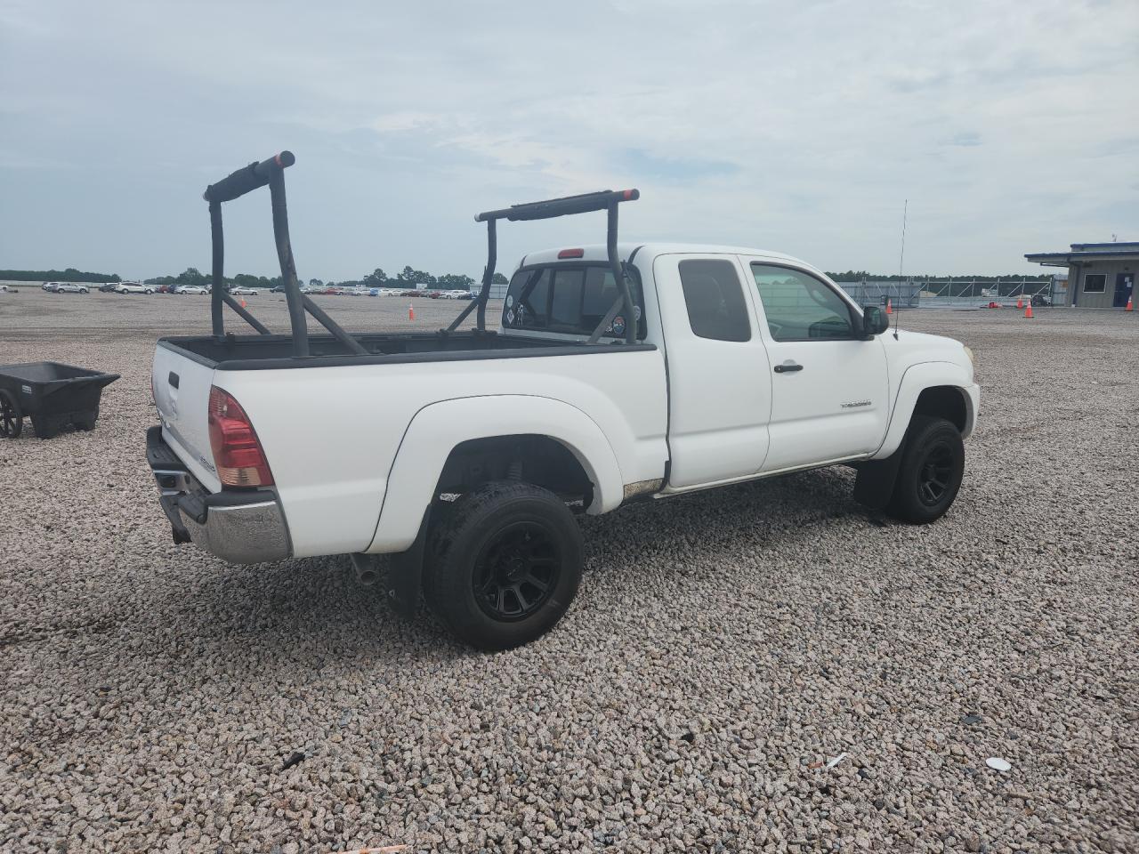 2008 Toyota Tacoma V6 White vin: 5TEUU42N18Z480499