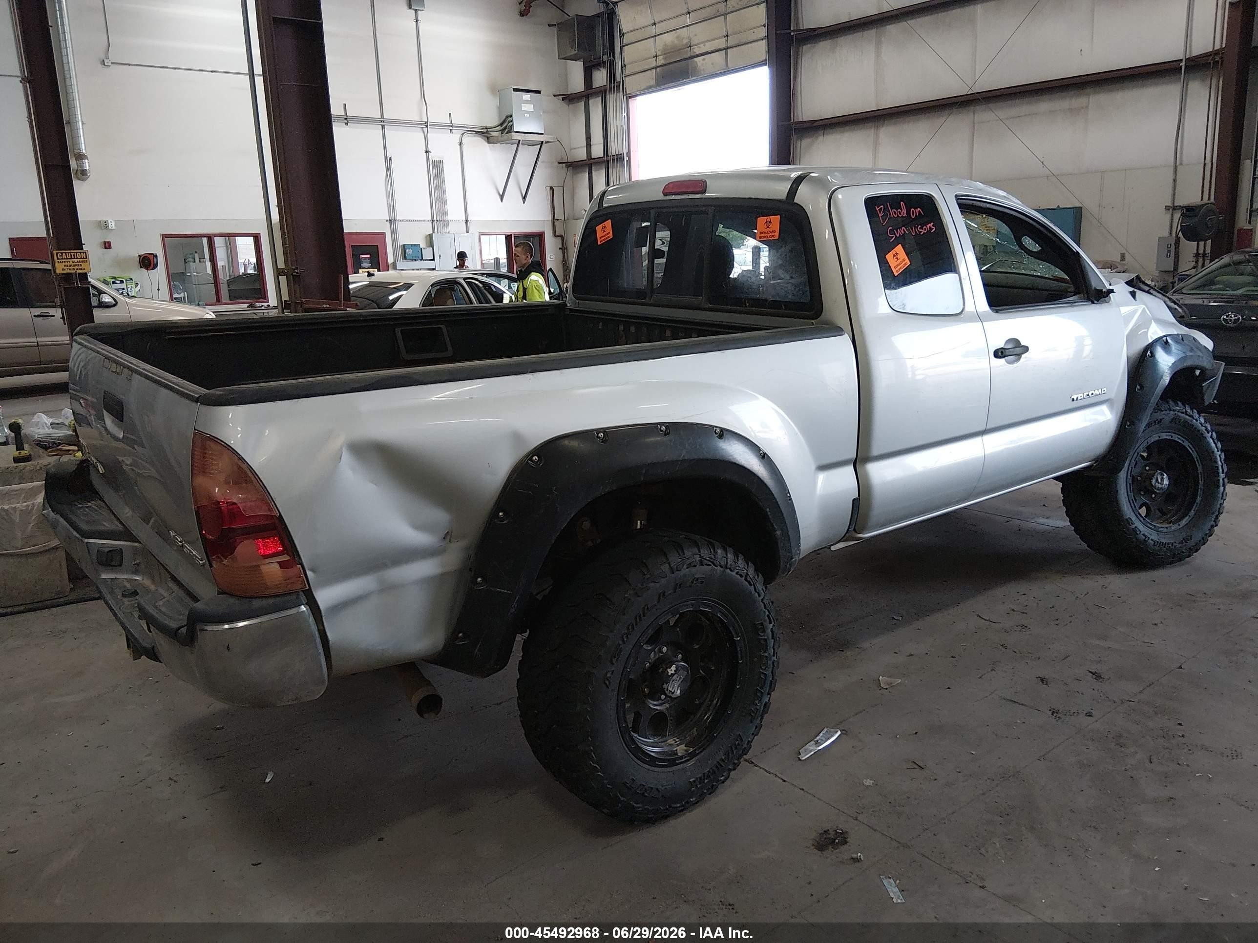 2006 Toyota Tacoma Base V6 Silver vin: 5TEUU42N26Z213529