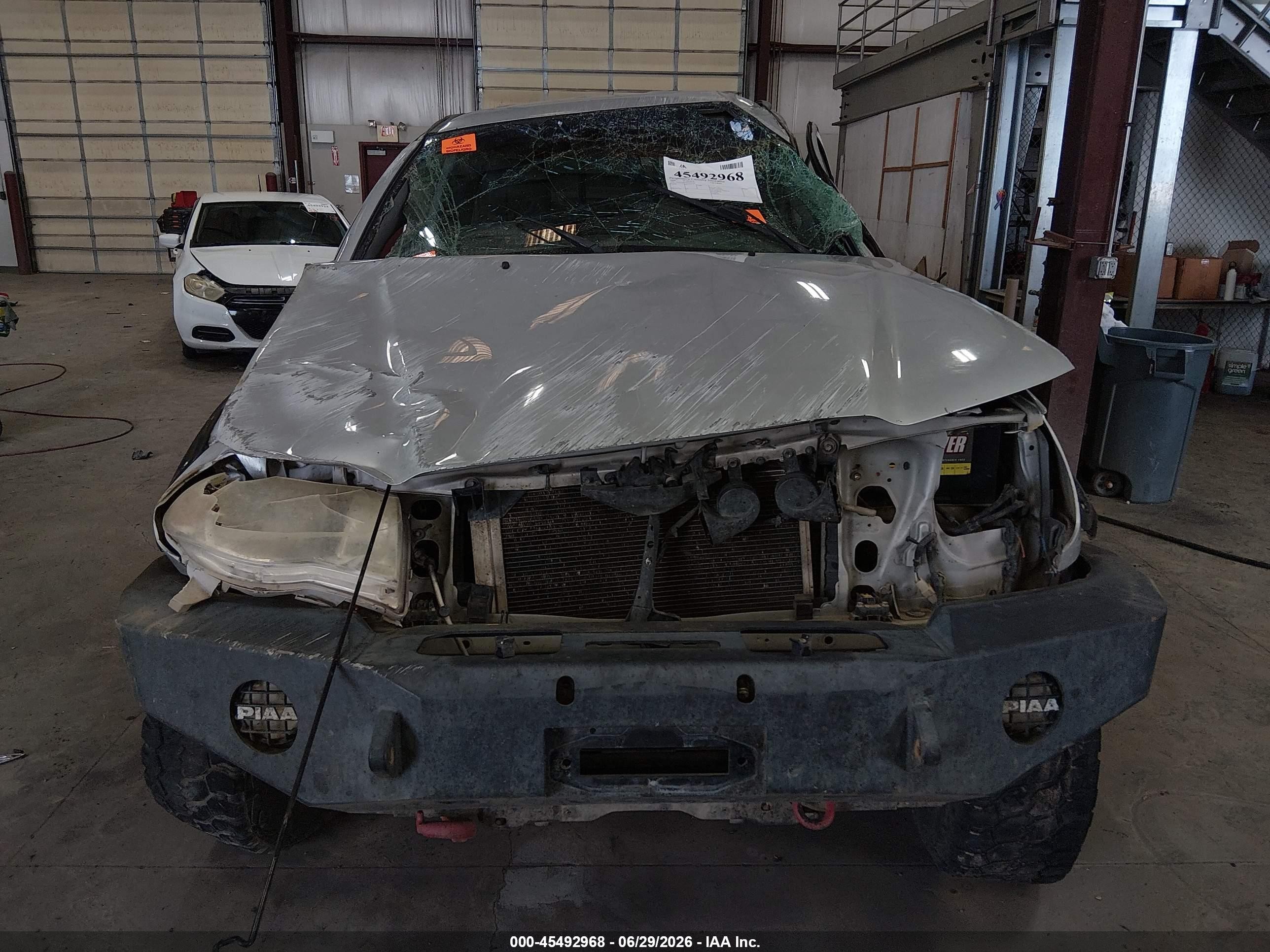 2006 Toyota Tacoma Base V6 Silver vin: 5TEUU42N26Z213529