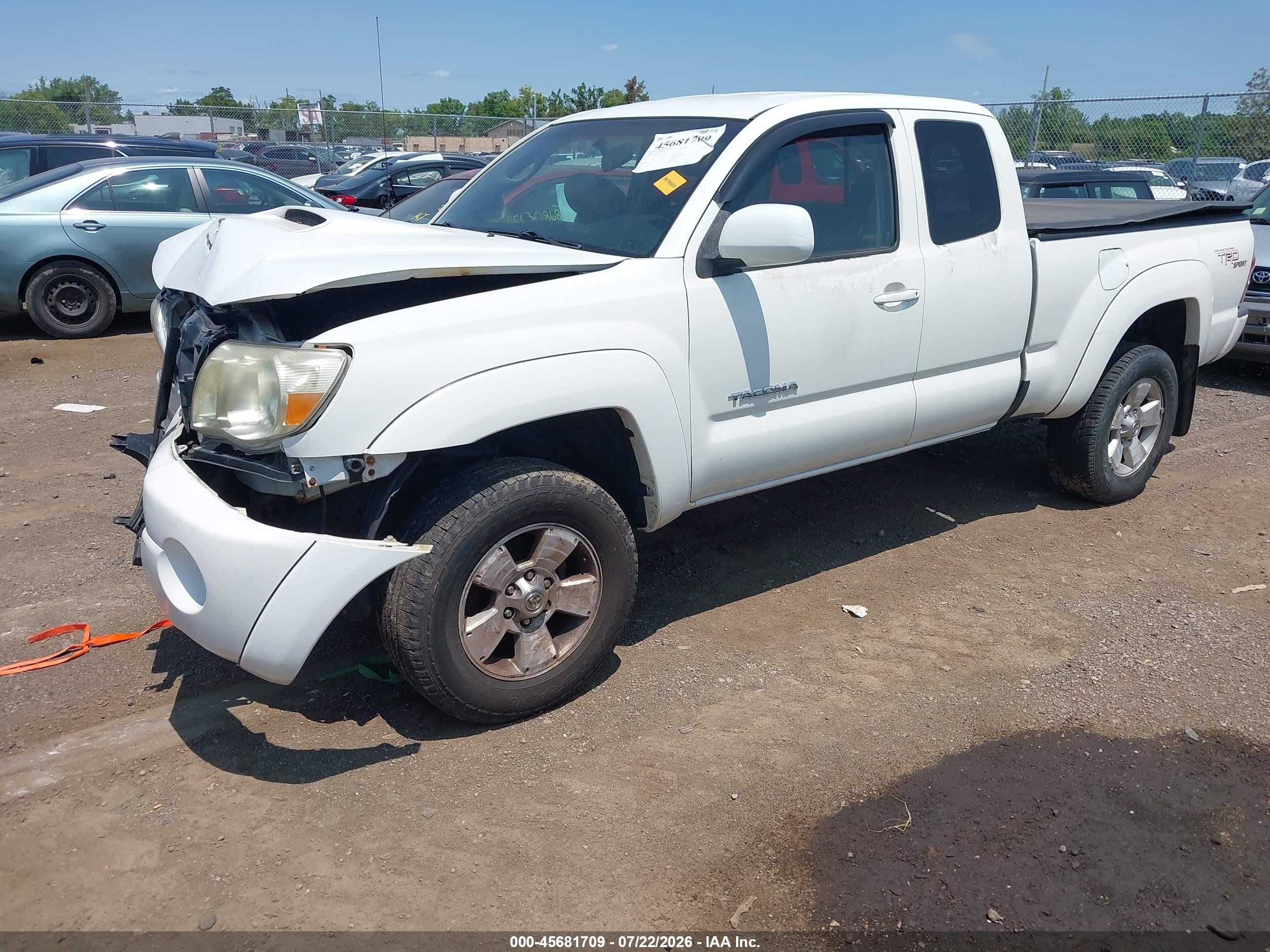 2006 Toyota Tacoma Base V6 White vin: 5TEUU42N26Z307247