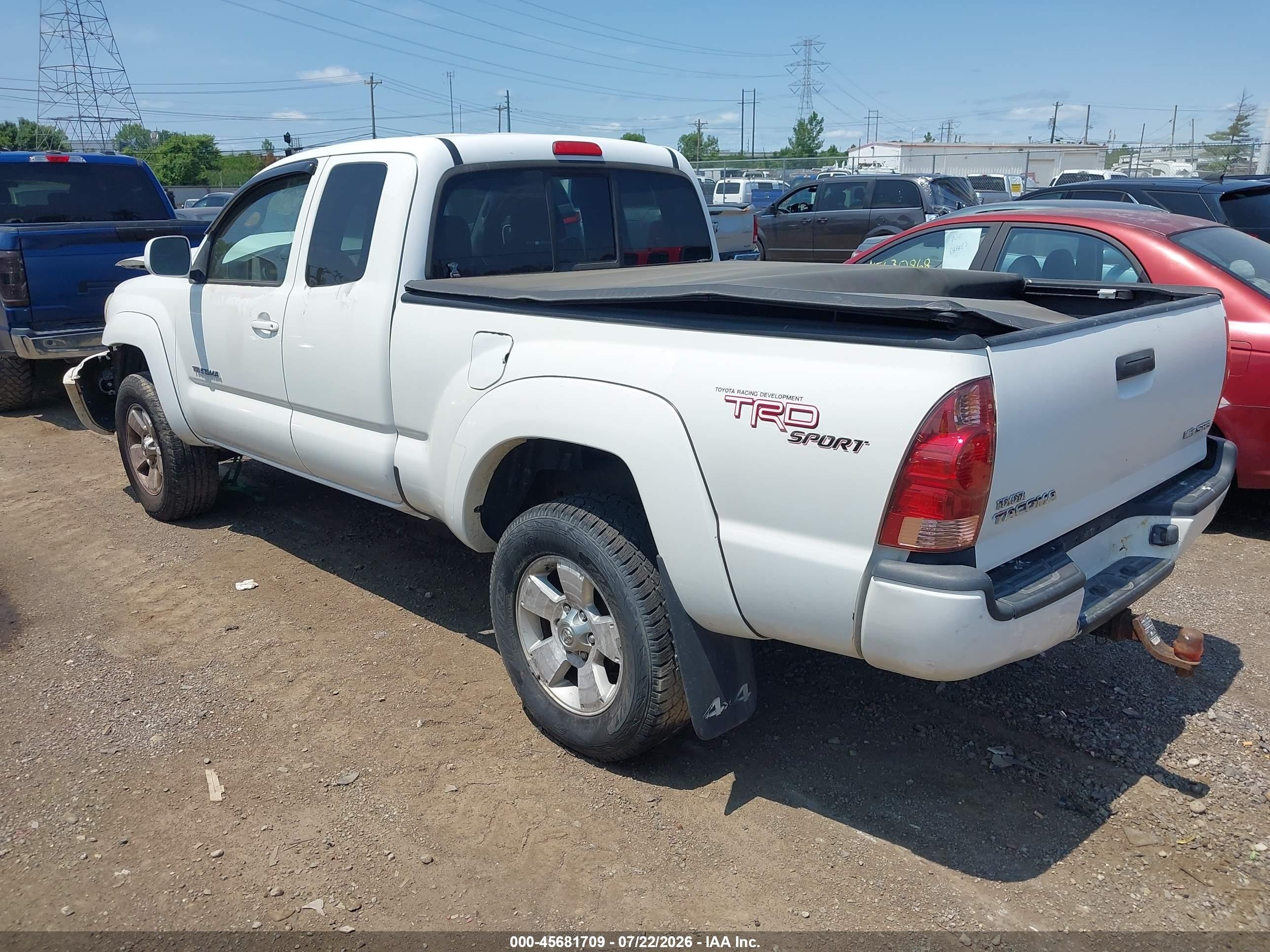 2006 Toyota Tacoma Base V6 White vin: 5TEUU42N26Z307247