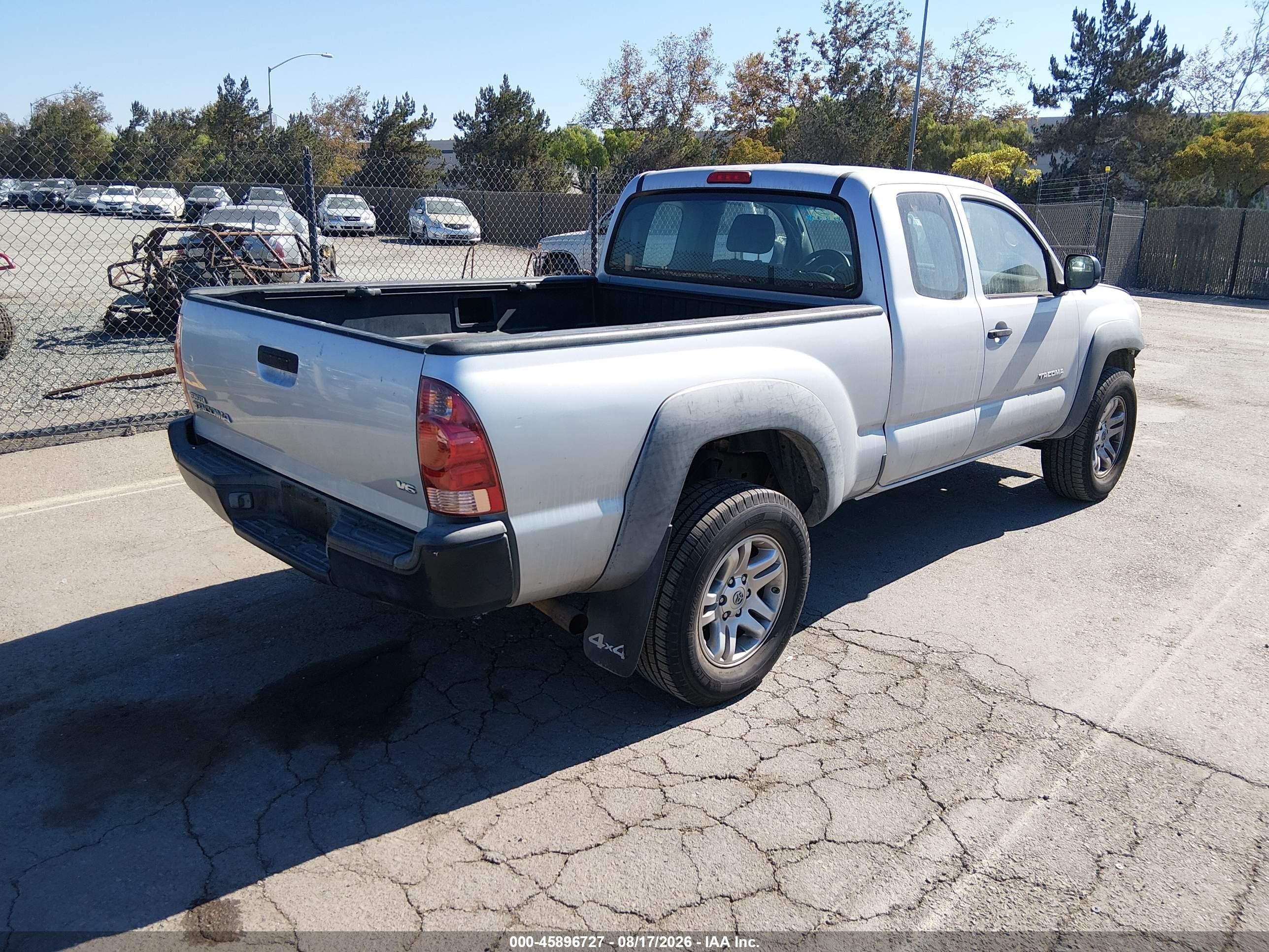 2007 Toyota Tacoma Base V6 Silver vin: 5TEUU42N27Z352738
