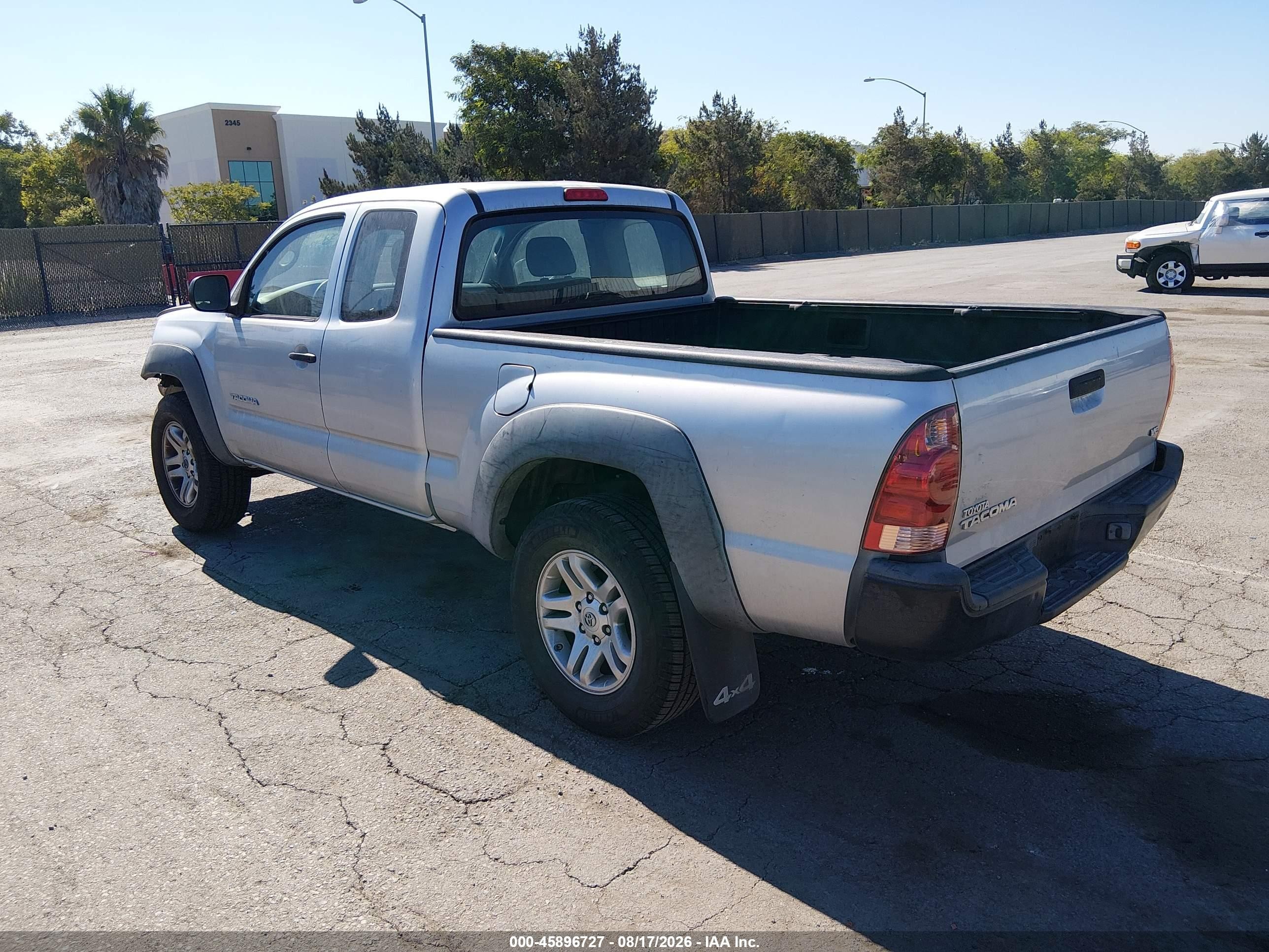 2007 Toyota Tacoma Base V6 Silver vin: 5TEUU42N27Z352738