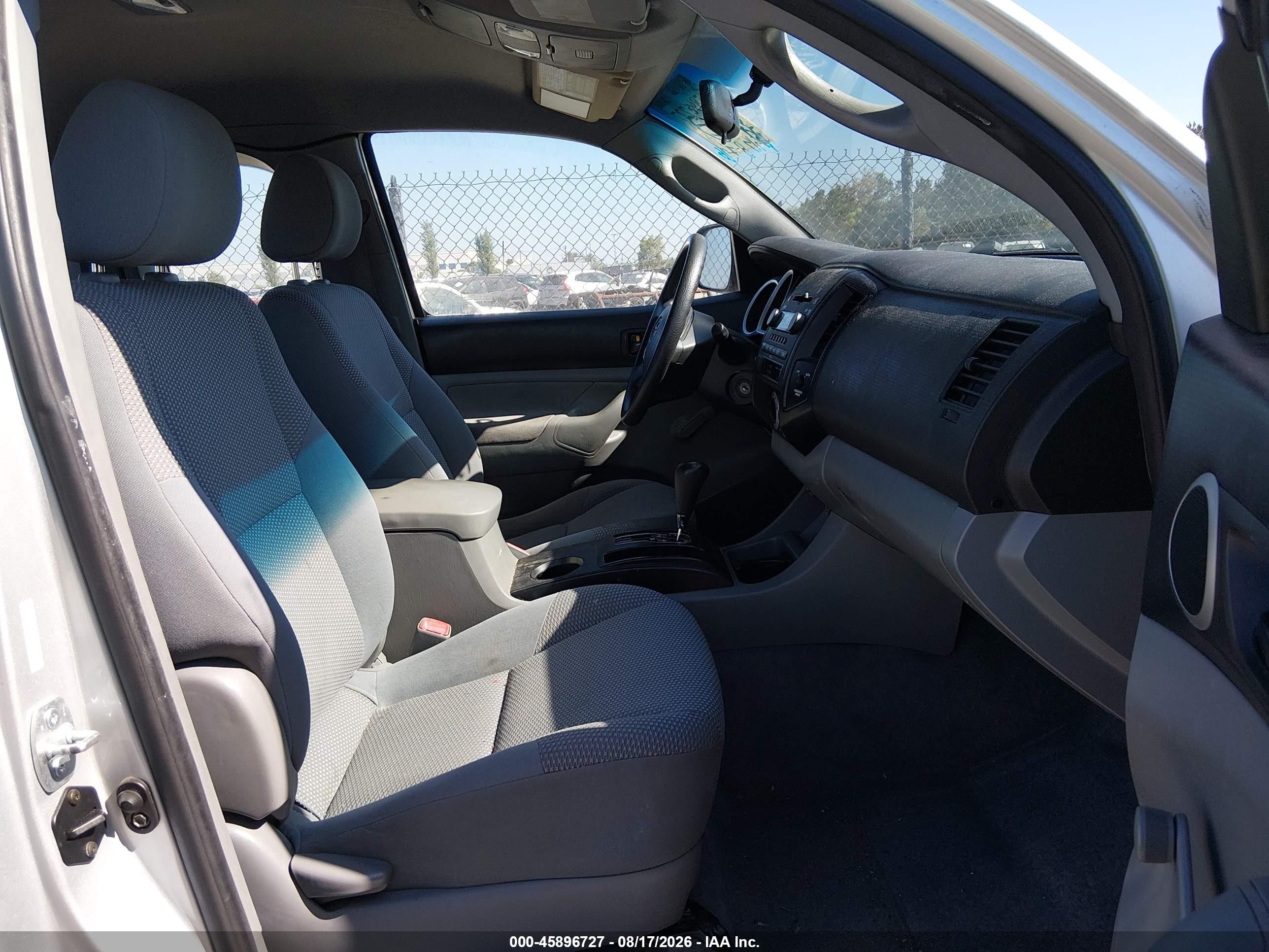 2007 Toyota Tacoma Base V6 Silver vin: 5TEUU42N27Z352738