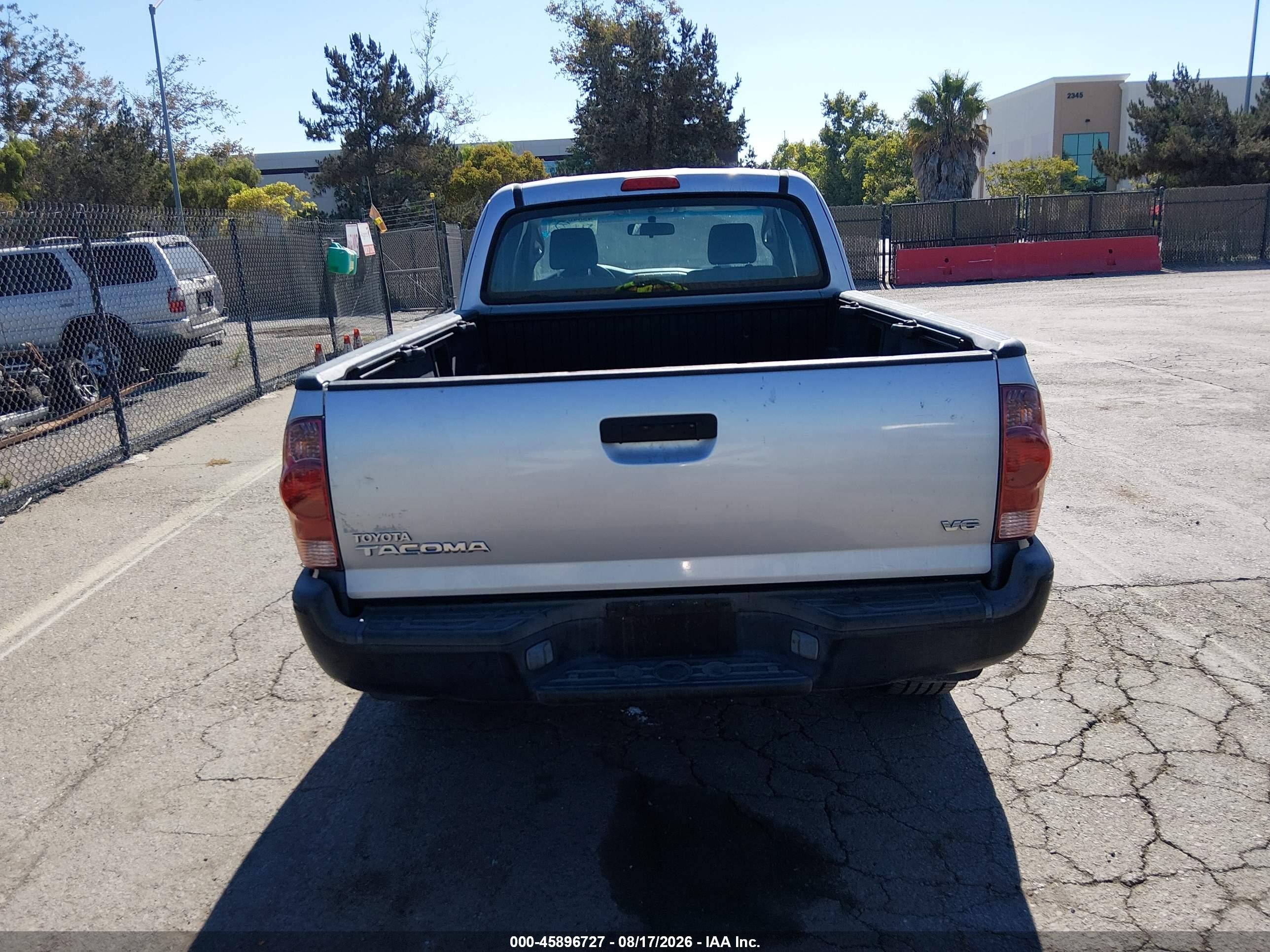 2007 Toyota Tacoma Base V6 Silver vin: 5TEUU42N27Z352738