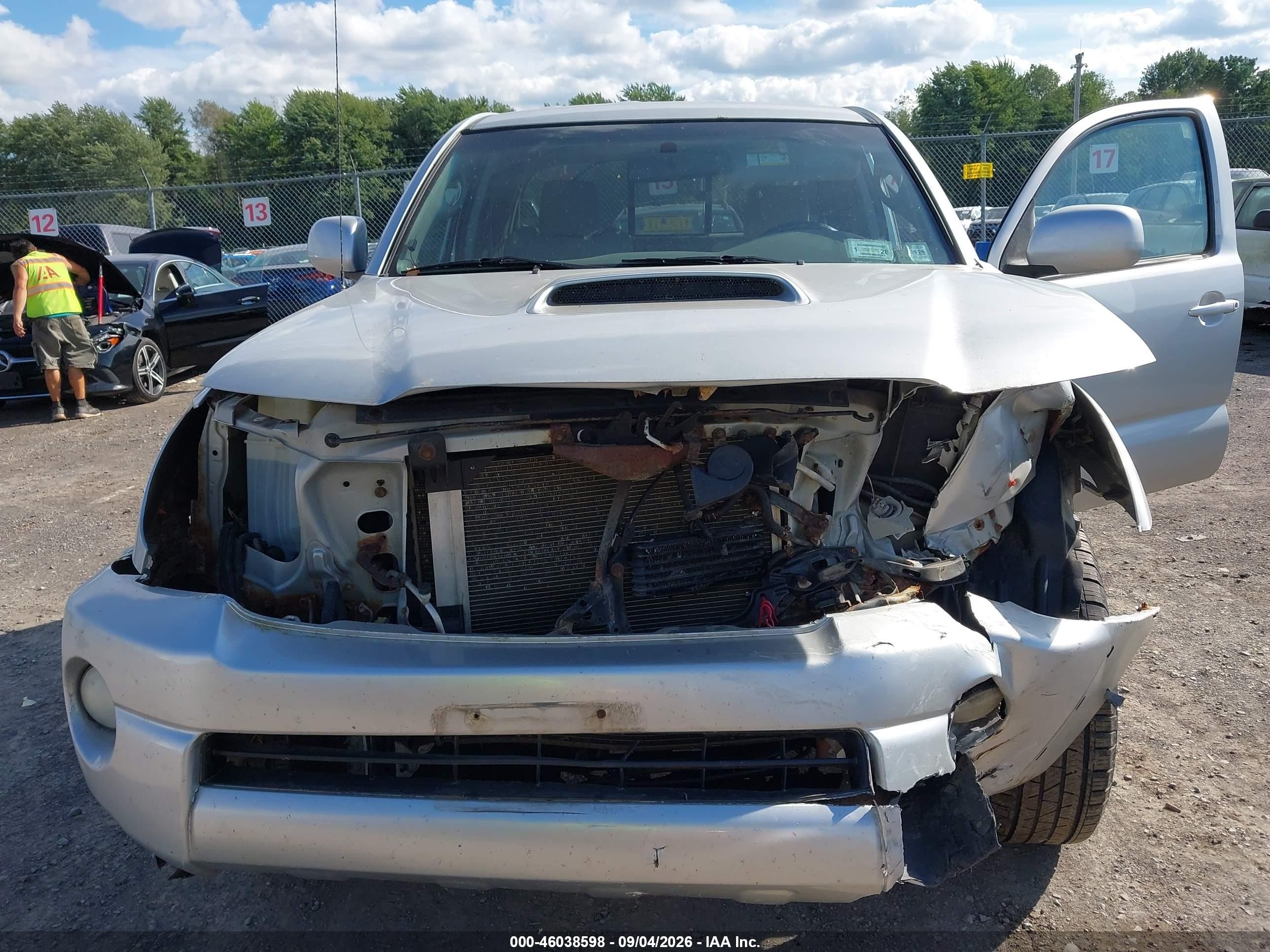 2008 Toyota Tacoma Base V6 Silver vin: 5TEUU42N38Z489561