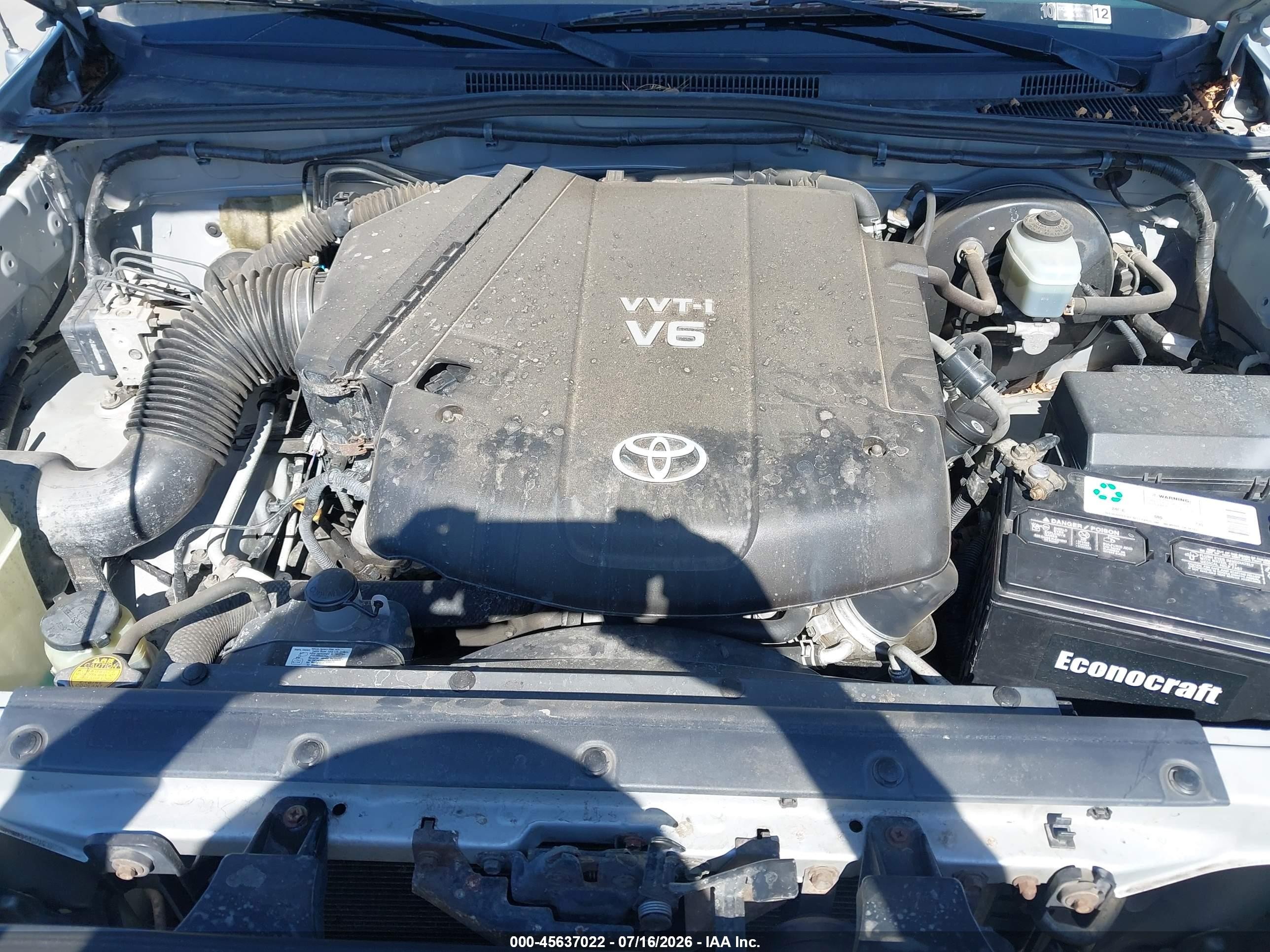 2005 Toyota Tacoma Base V6 Silver vin: 5TEUU42N45Z102883