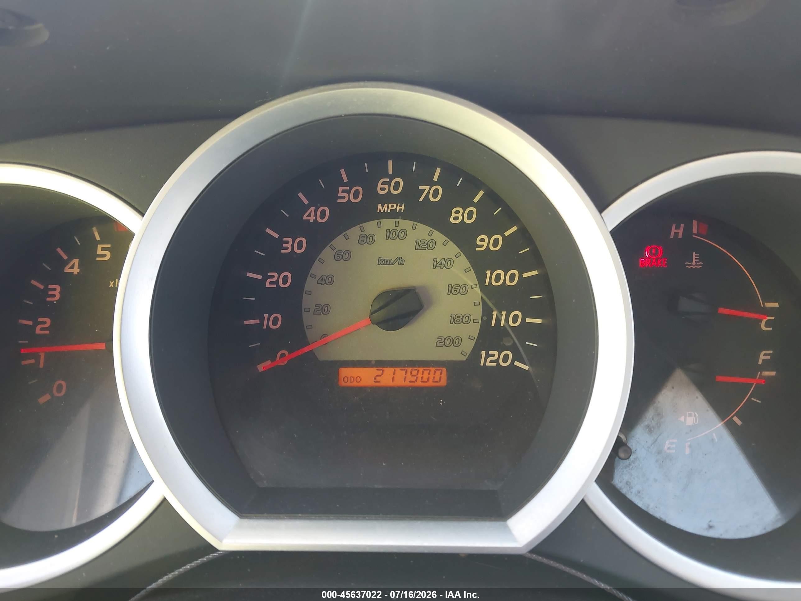 2005 Toyota Tacoma Base V6 Silver vin: 5TEUU42N45Z102883