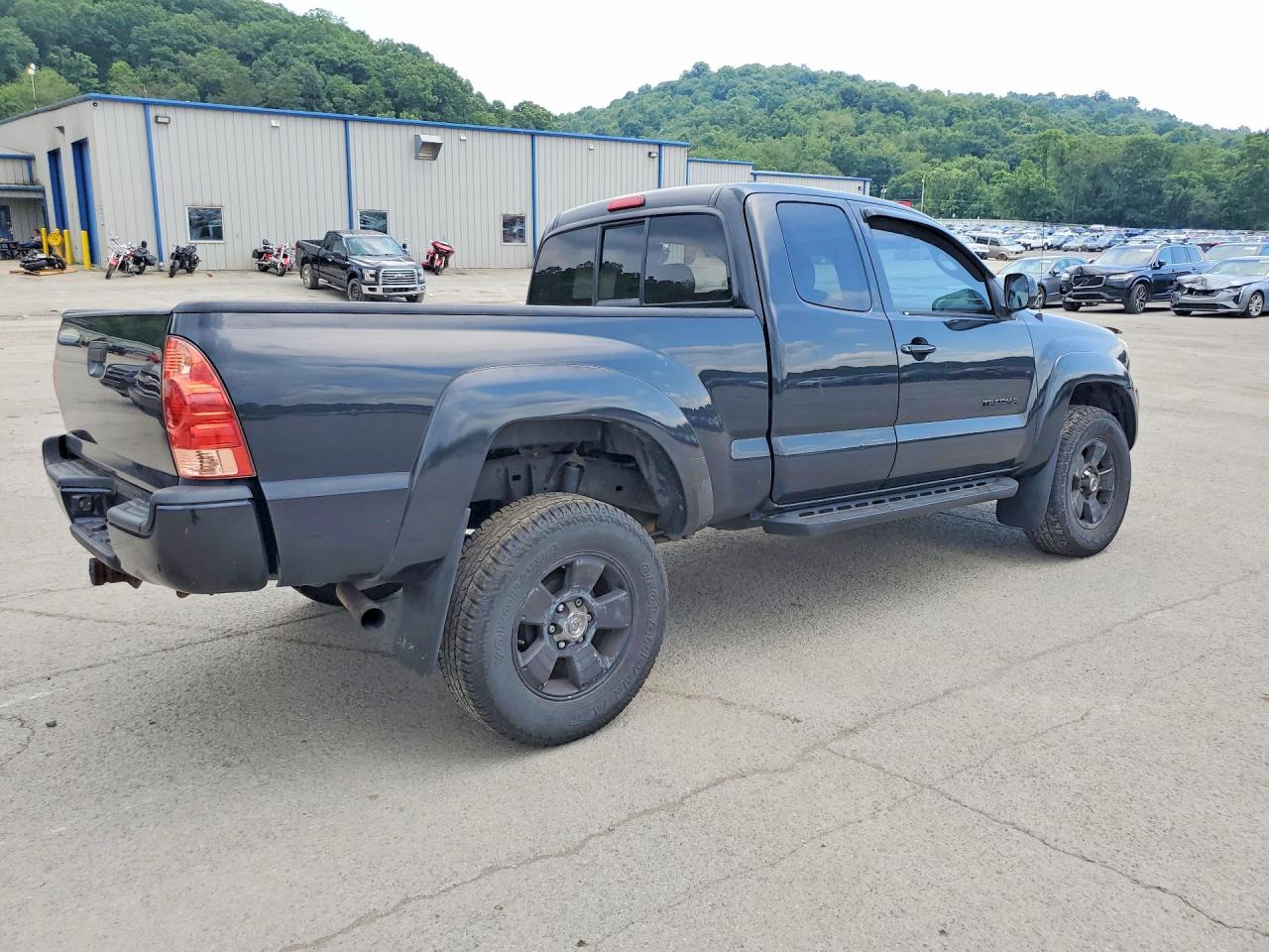 2005 Toyota Tacoma Access Cab Black vin: 5TEUU42N55Z003988