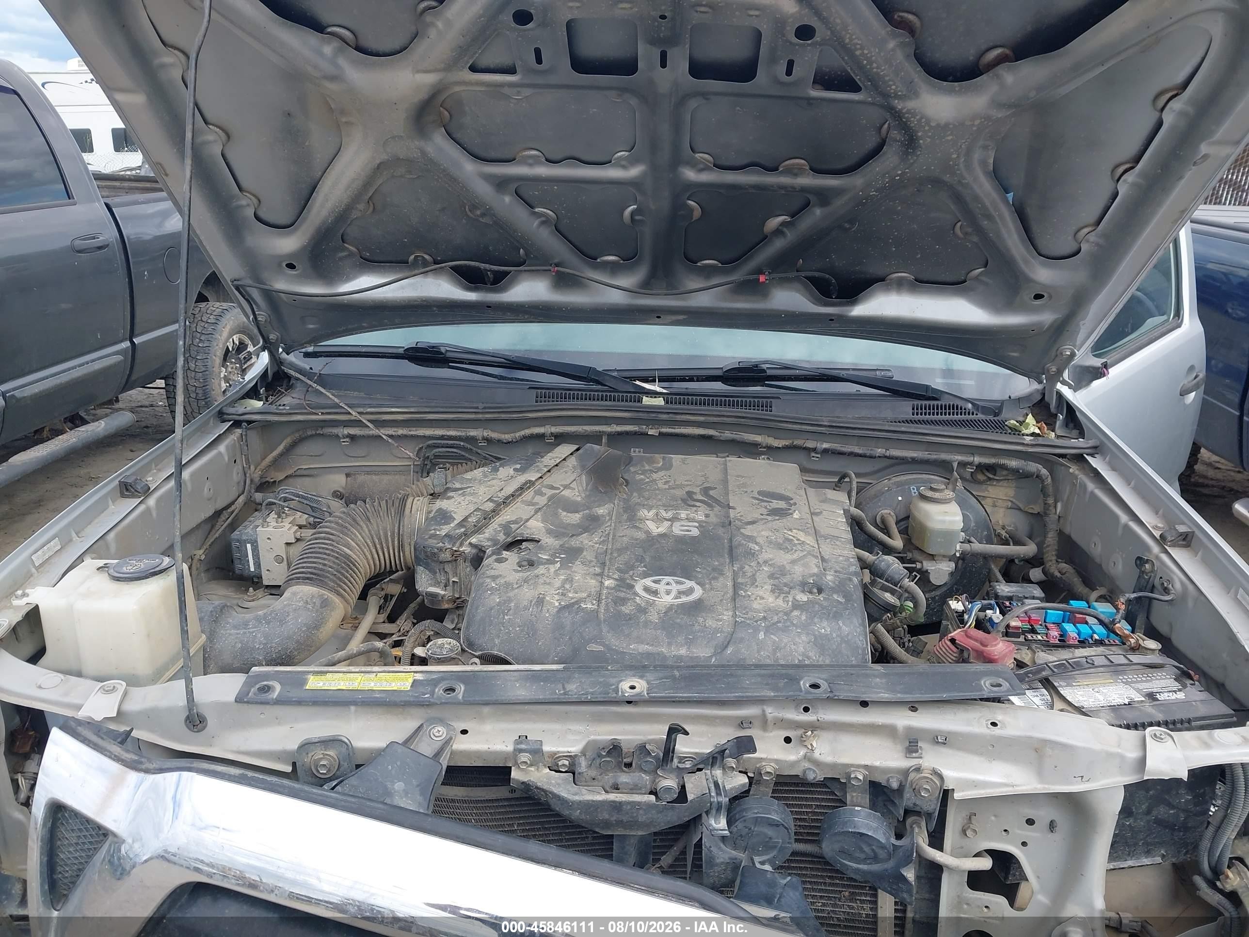 2005 Toyota Tacoma Base V6 Silver vin: 5TEUU42N55Z071157