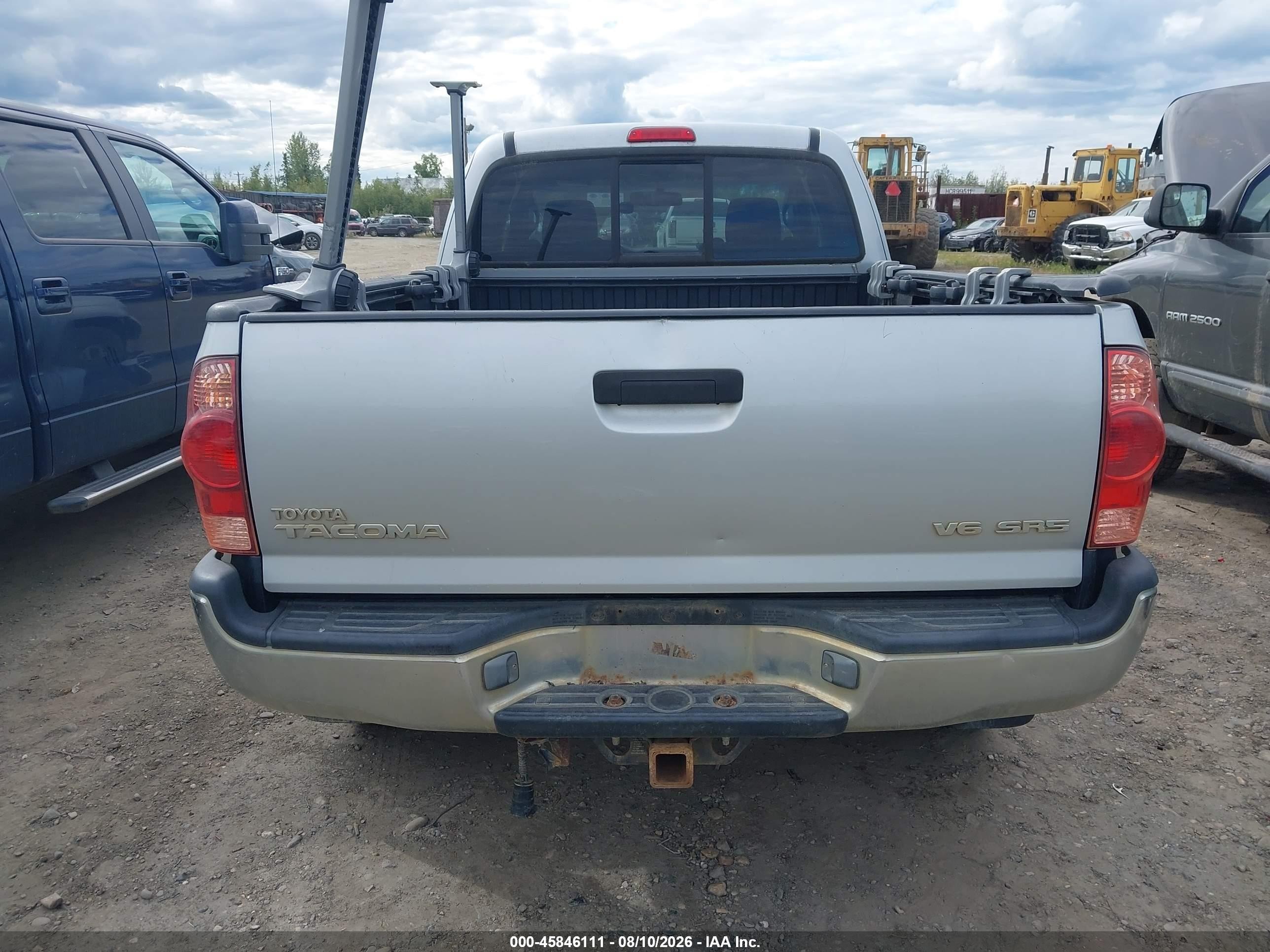 2005 Toyota Tacoma Base V6 Silver vin: 5TEUU42N55Z071157