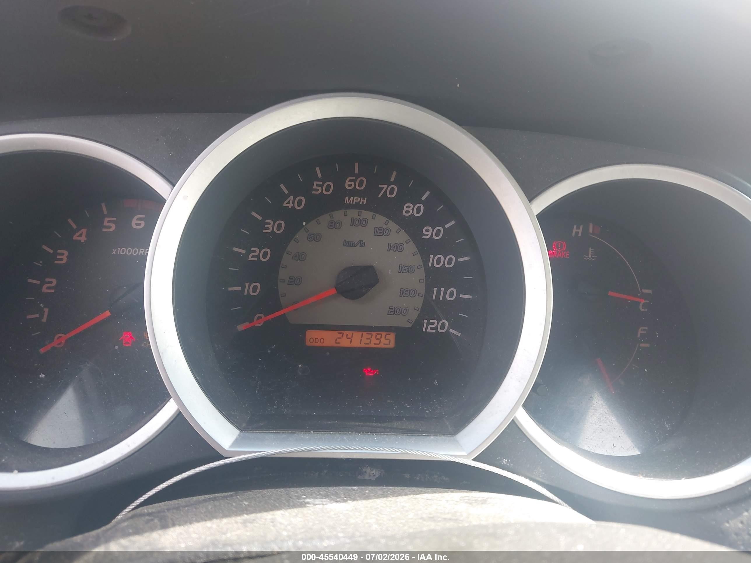 2005 Toyota Tacoma Base V6 White vin: 5TEUU42N65Z114209