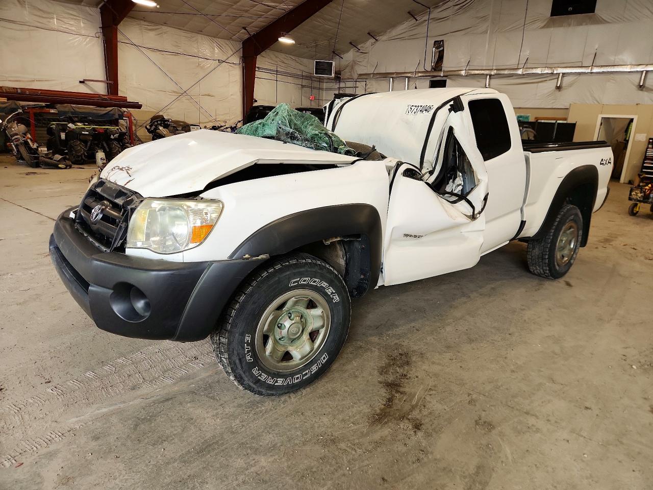 2007 Toyota Tacoma V6 White vin: 5TEUU42N67Z455452