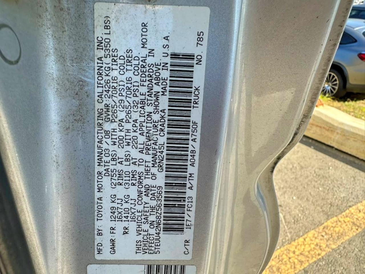 2008 Toyota Tacoma V6 Silver vin: 5TEUU42N68Z563569