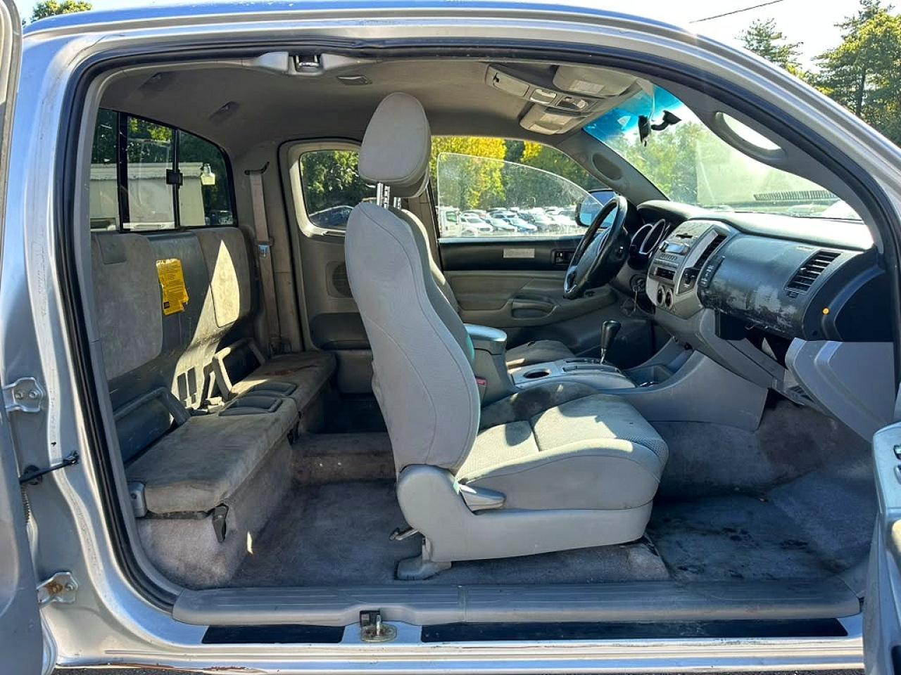 2008 Toyota Tacoma V6 Silver vin: 5TEUU42N68Z563569