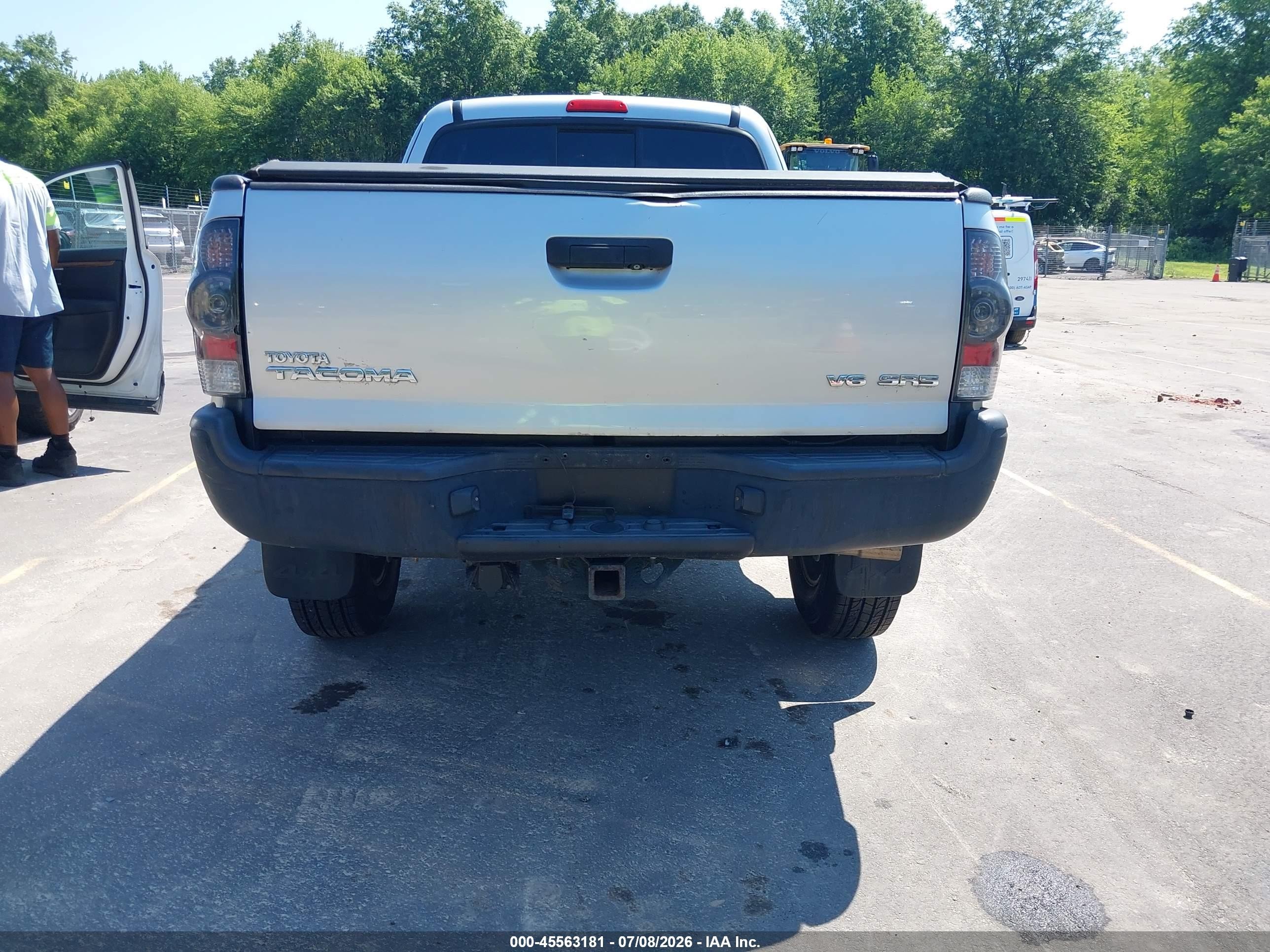 2009 Toyota Tacoma Base V6 Silver vin: 5TEUU42N69Z604204