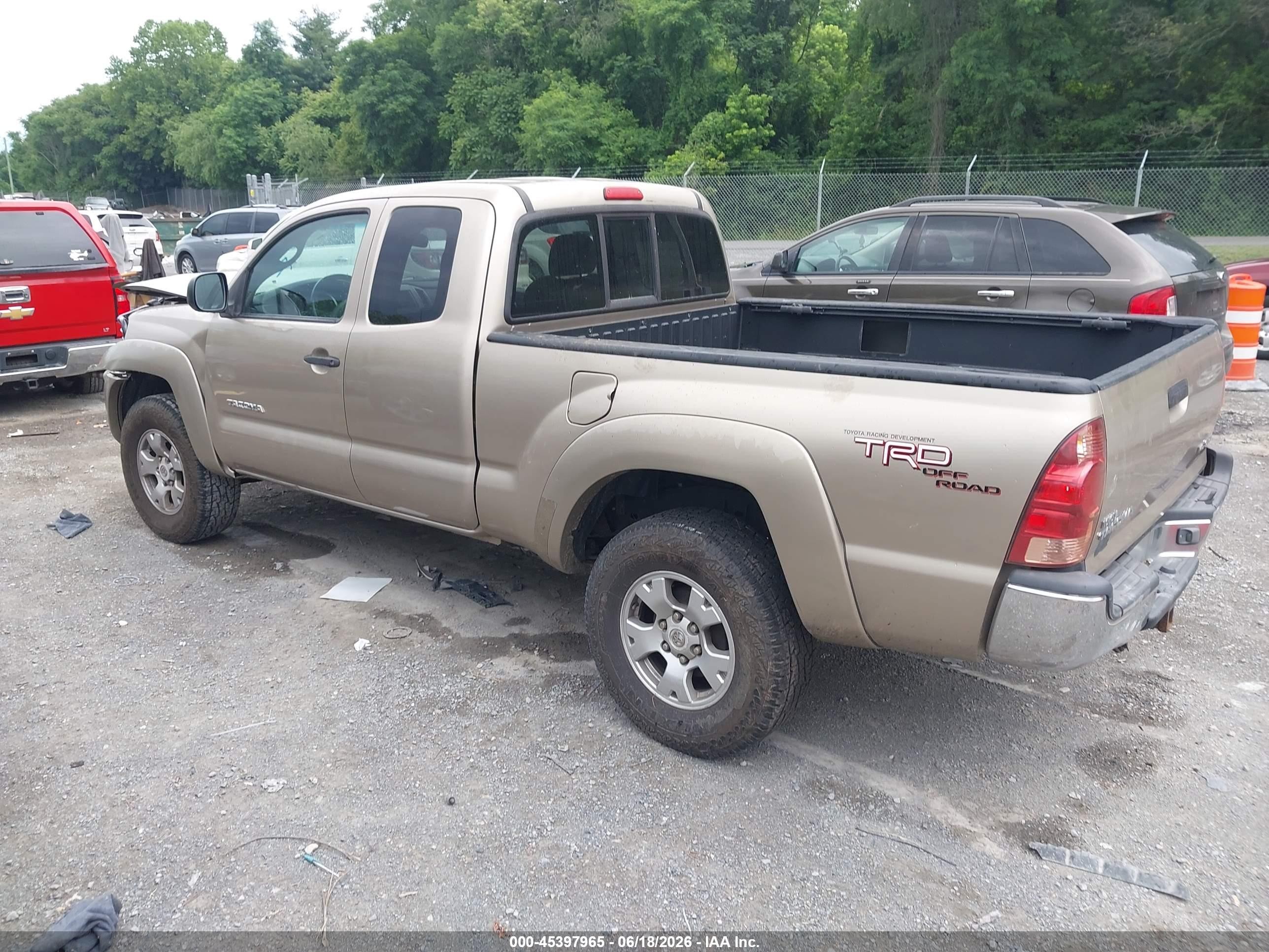 2005 Toyota Tacoma Base V6 Beige vin: 5TEUU42N75Z014989
