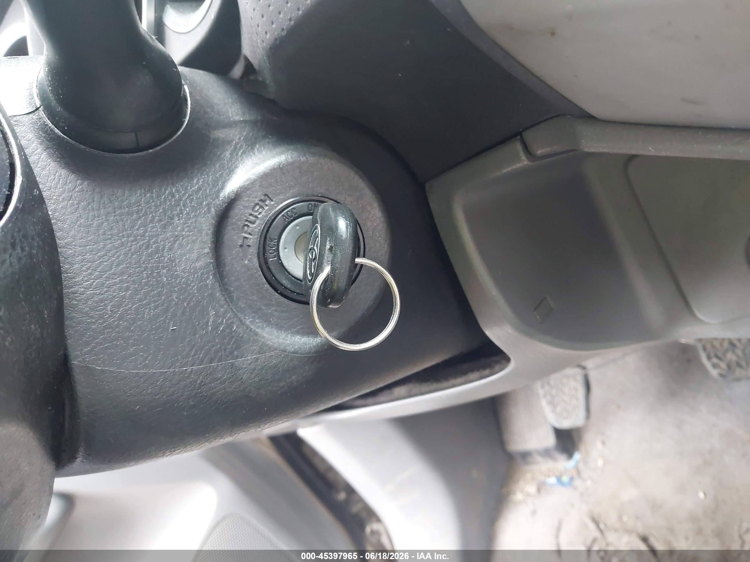 2005 Toyota Tacoma Base V6 Beige vin: 5TEUU42N75Z014989